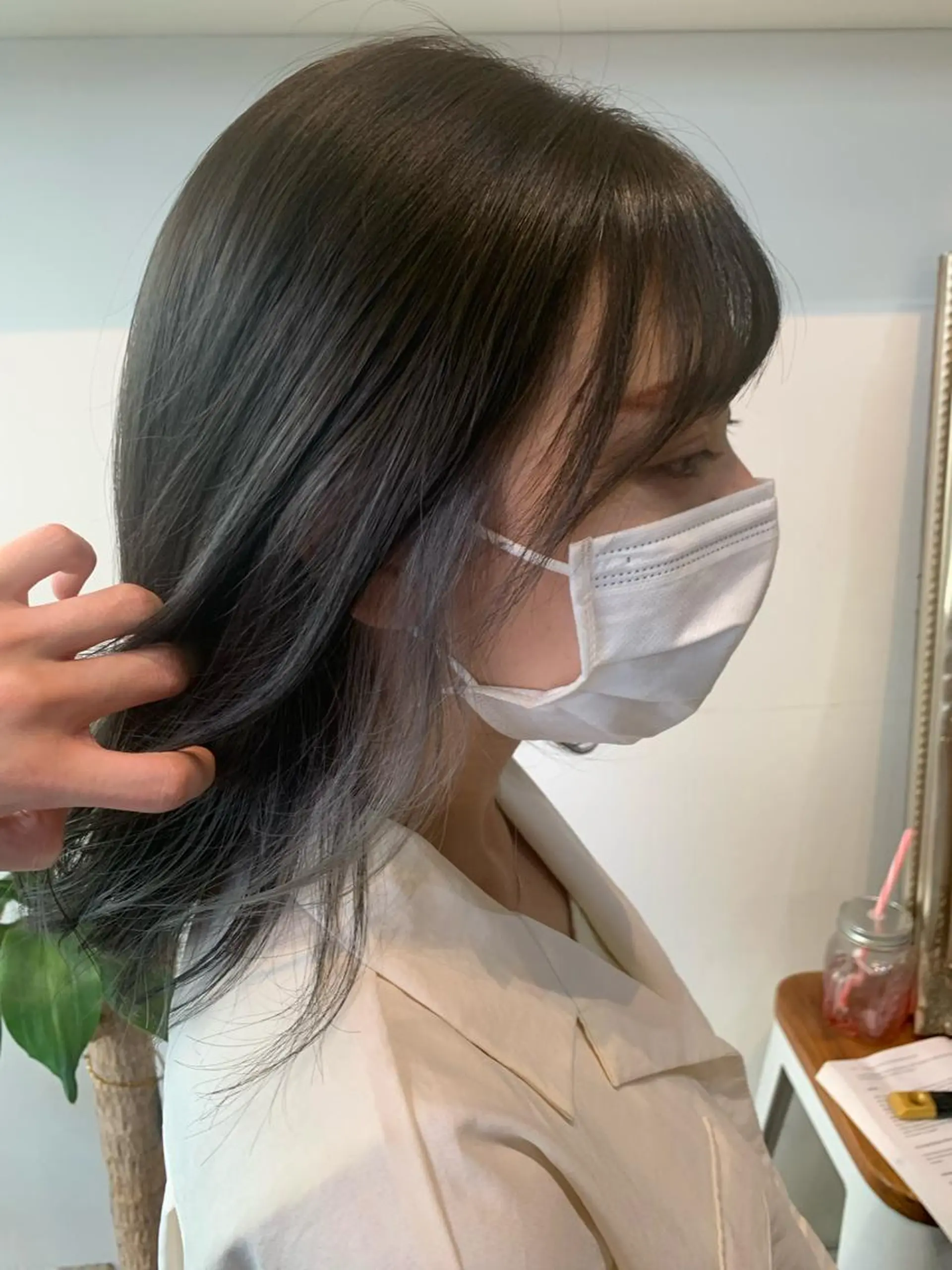 ミディアム カラー ヘアアレンジ ベージュカラー イヤリングカラー ホワイトベージュ ヘアカラー トリートメント ヘアセット 金子 廉のヘアスタイル