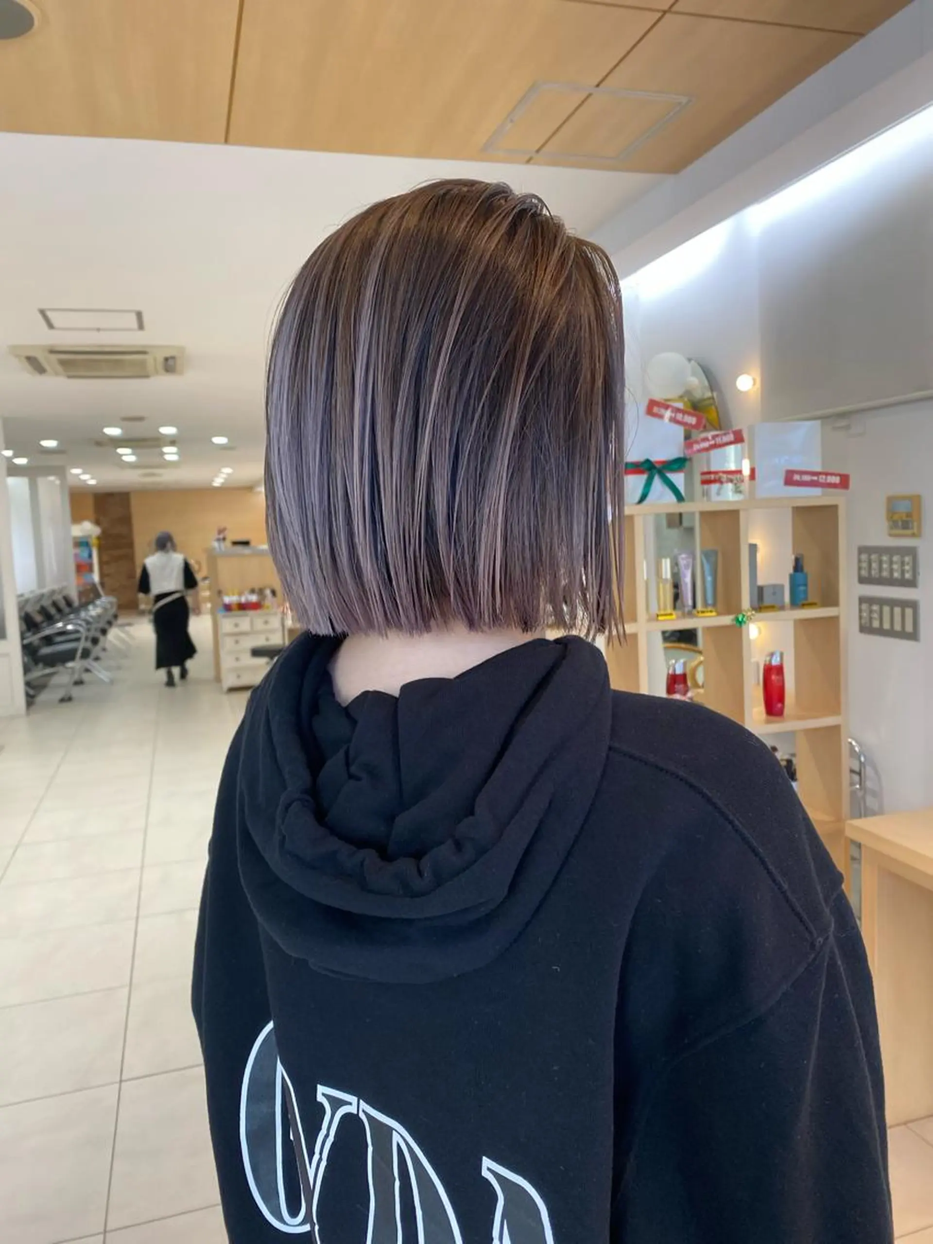 ミディアム カラー バレイヤージュ ブリーチ レイヤーカット ヘアカラー 🍀透明感抜群🍀/ ハイトーンカラーのヘアスタイル