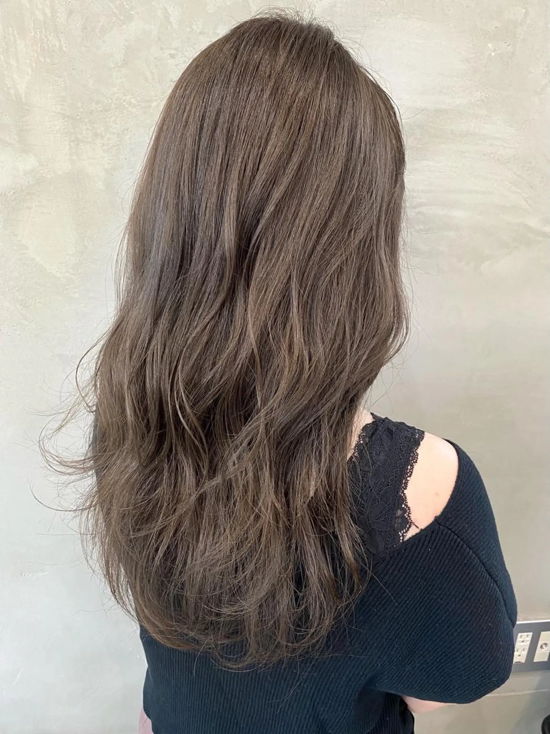 ロング カラー アディクシーカラー ベージュカラー カット ヘアカラー トリートメント 🫧透明感カラー🫧 OIKAWAのヘアスタイル