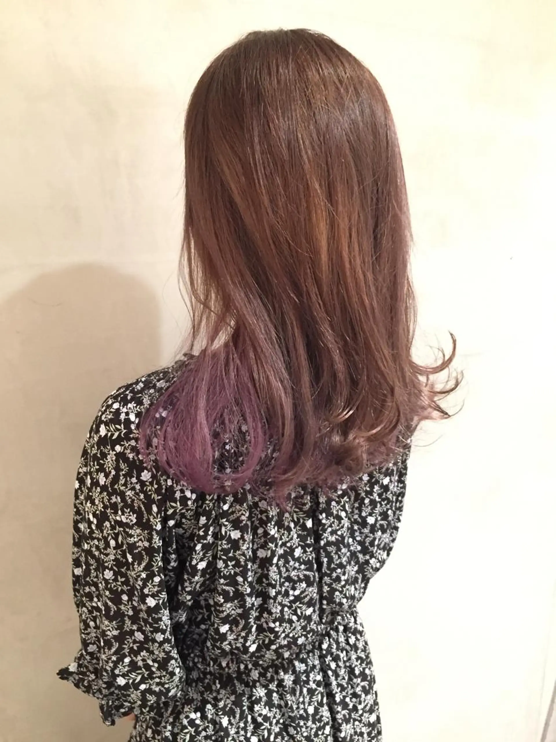ミディアム カラー ピンクカラー ピンクパープル パープルカラー 大西 直人のヘアスタイル