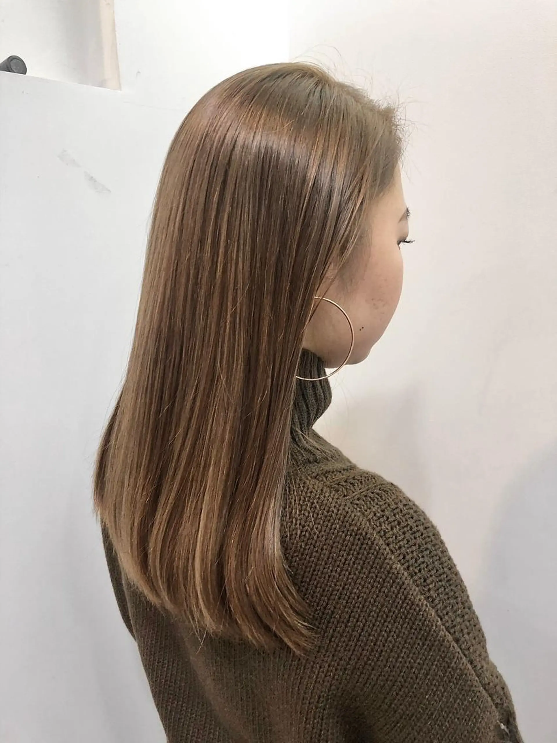 セミロング カラー ブラウンカラー ナチュラルブラウン カラーサロン ビスカリアのヘアスタイル