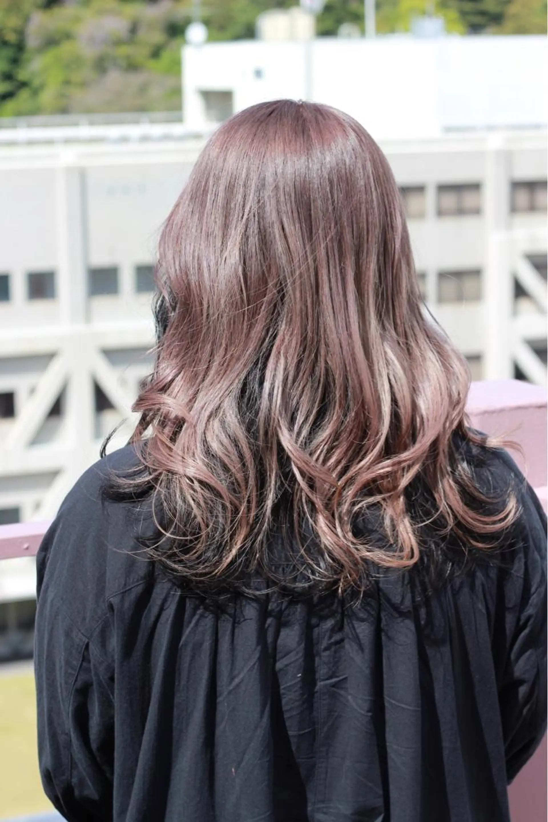 セミロング カラー 黒髪 グレージュ ミルクティーグレージュ ヘアカラー Viage （ビアージュ）のヘアスタイル