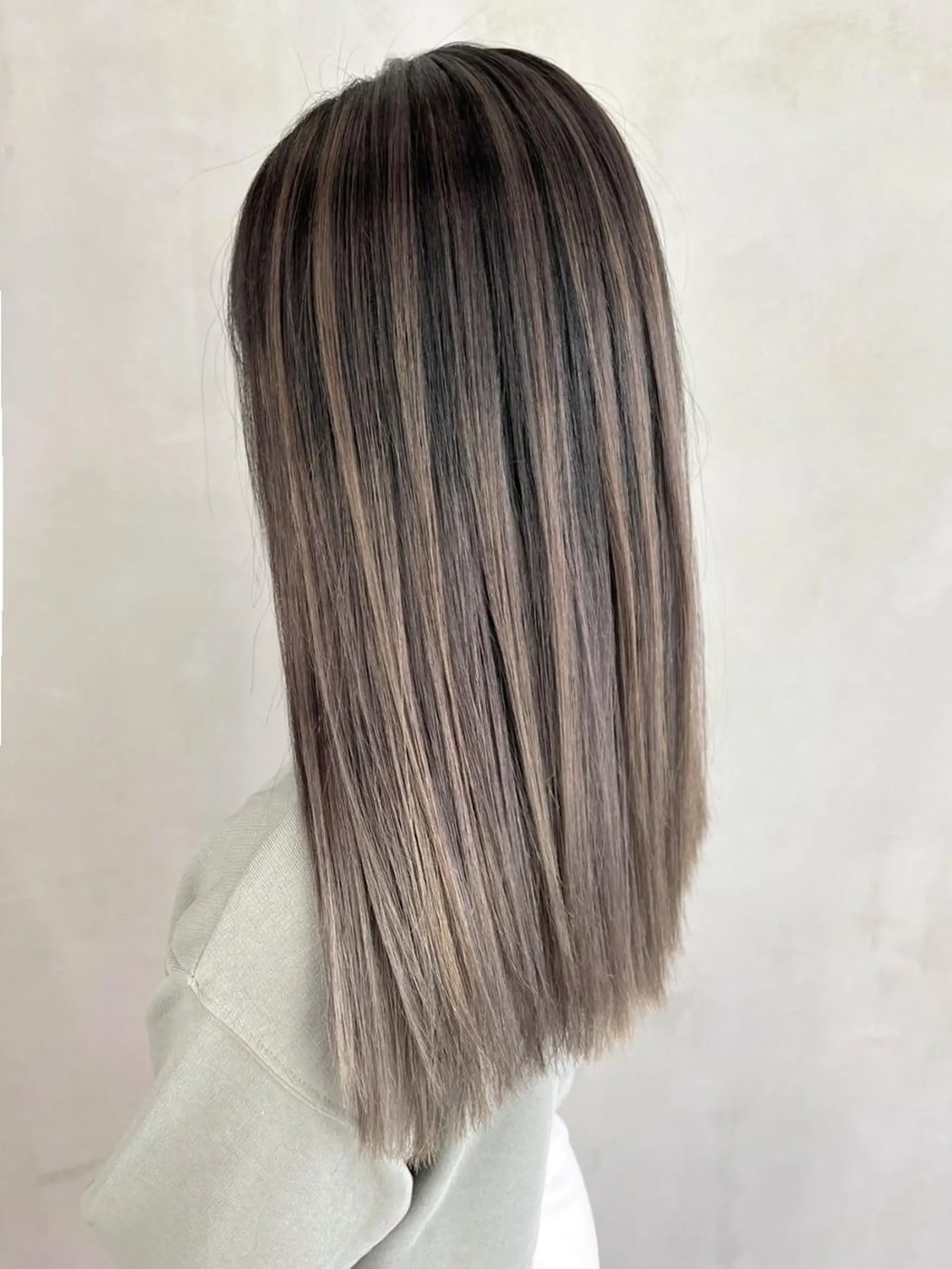 セミロング カラー バレイヤージュ レイヤーカット ITbyALBUM 浦和店のヘアスタイル