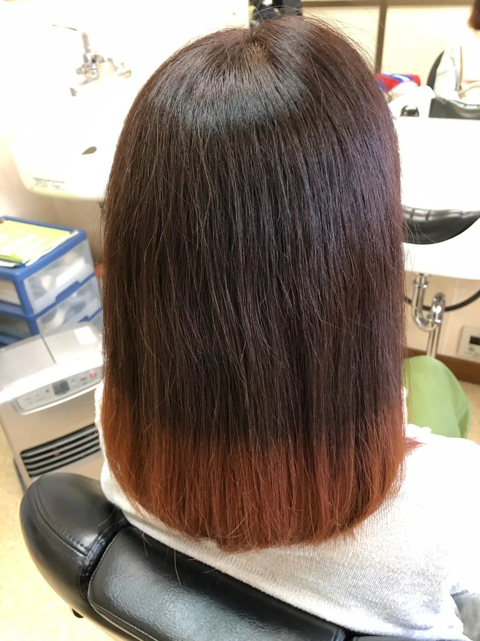 セミロング カラー 石塚 浩のヘアスタイル