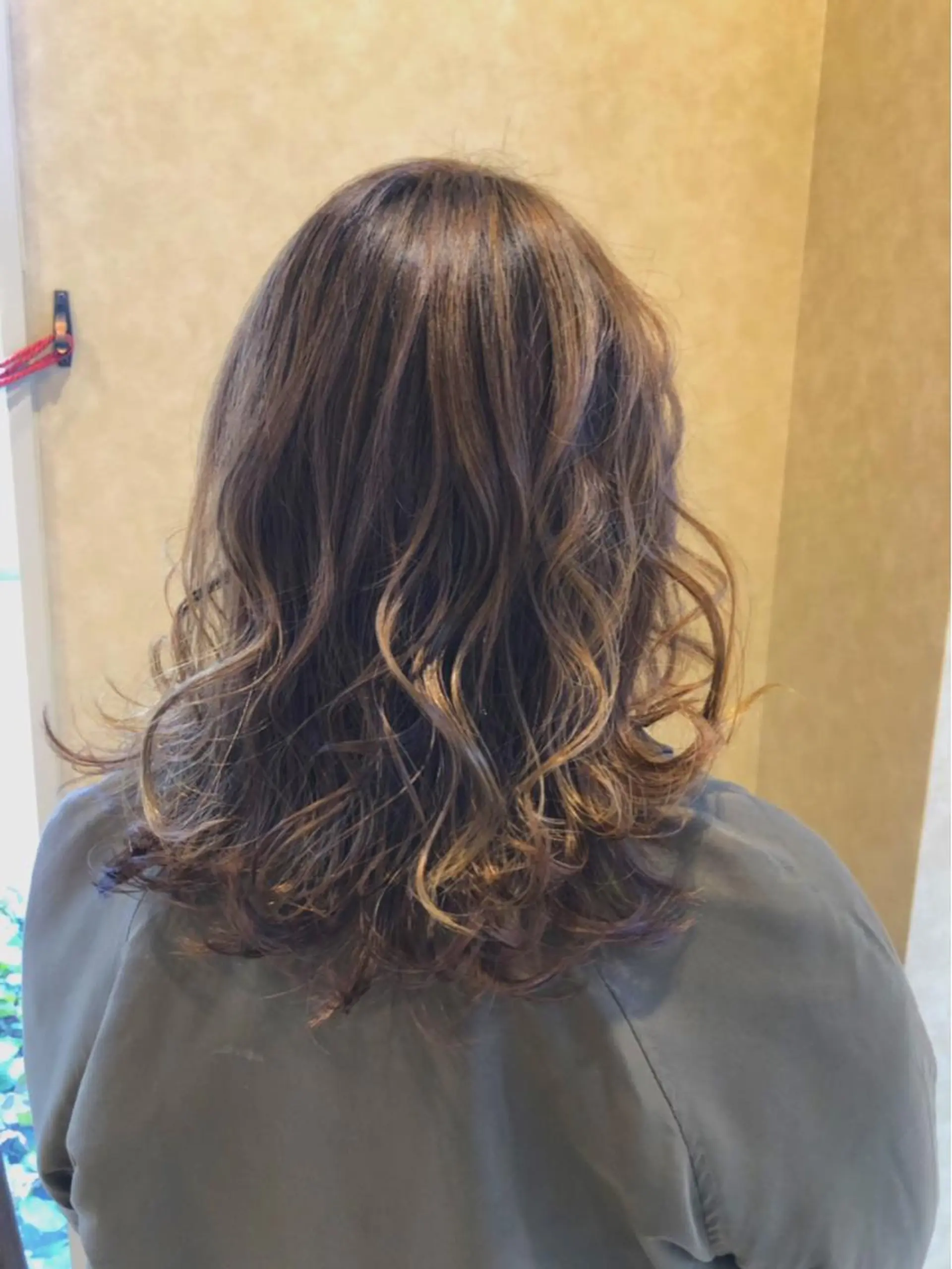 カラー ハイライトカラー カワサキ ヒナコのヘアスタイル