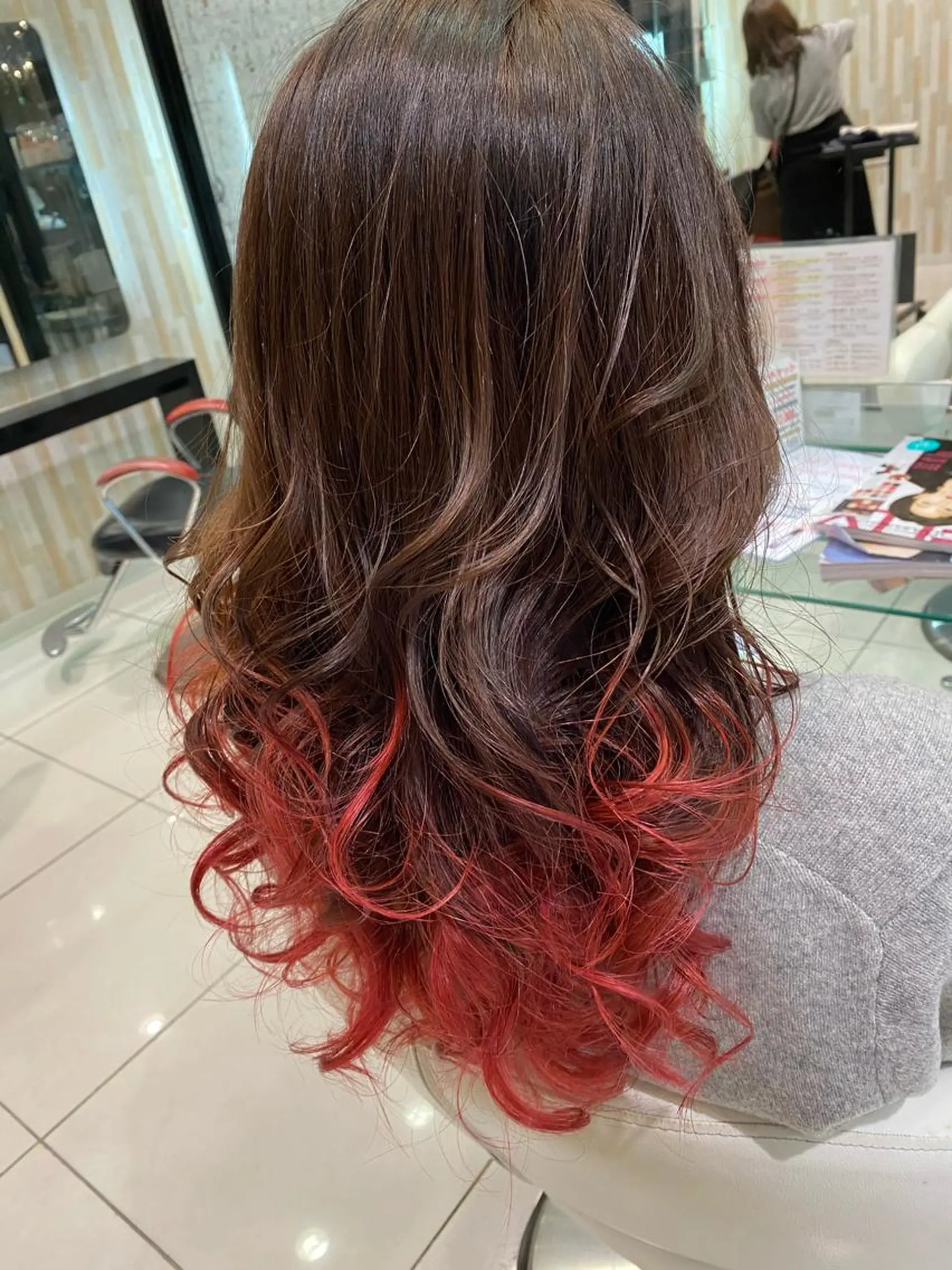 ロング デザインカラー✨新倉 佑奈のヘアスタイル