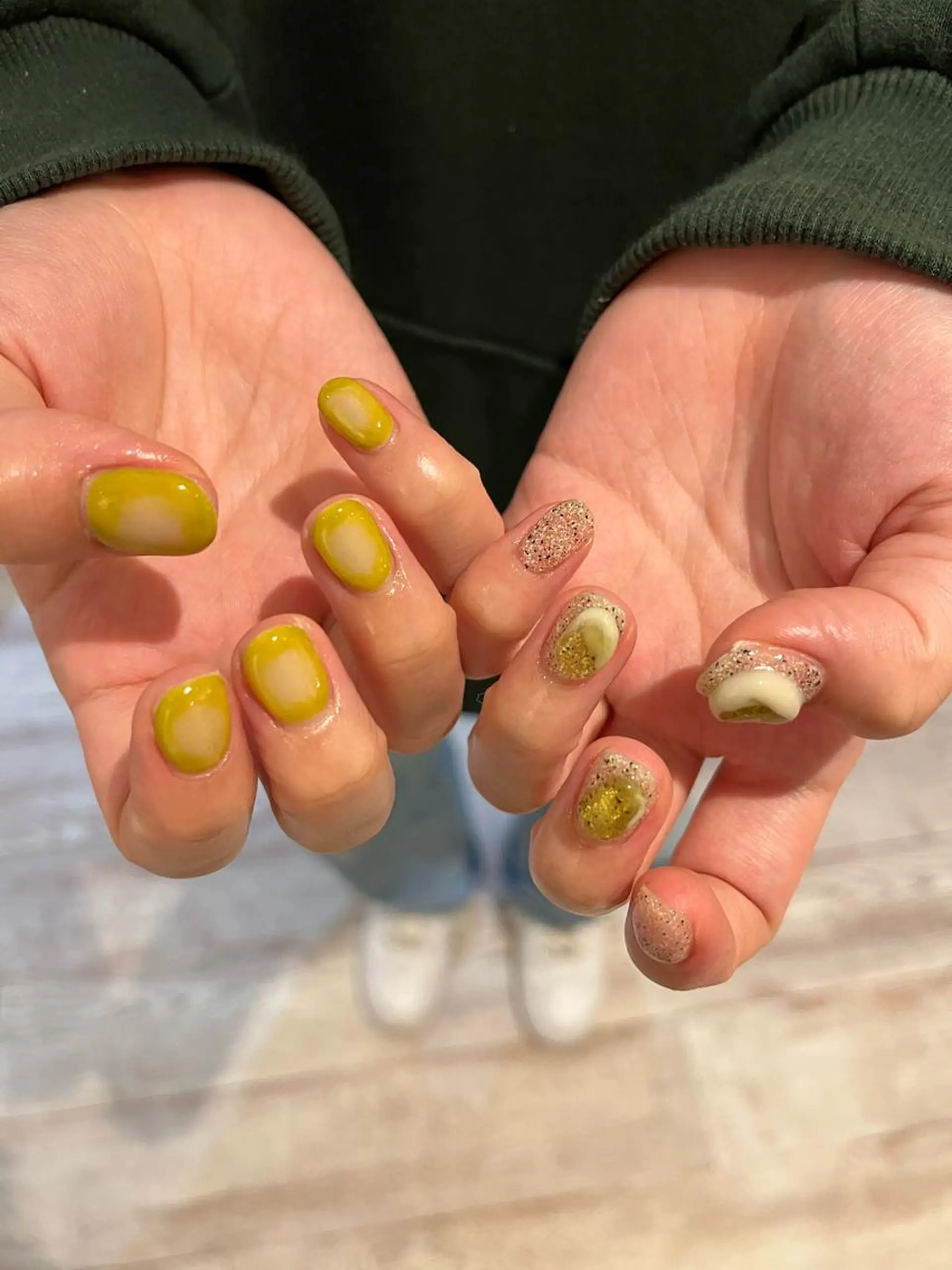 ネイル グラデーション ハンドネイル une／YUKINA 🫧大人nuanceのネイルデザイン