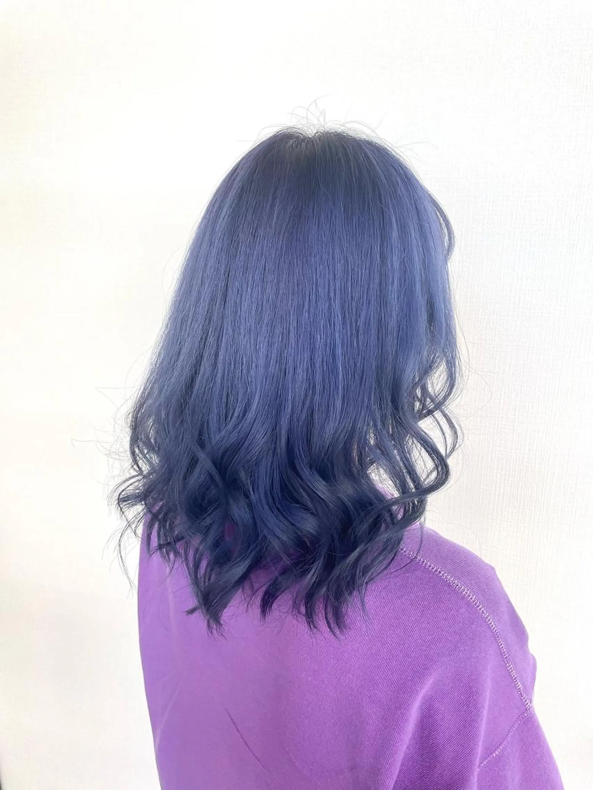ミディアム カラー ヘアアレンジ ブリーチ ブルーカラー ブルーバイオレット バイオレットカラー ヘアカラー トリートメント RAIA💎ケア ブリーチ＆パーマ💎のヘアスタイル