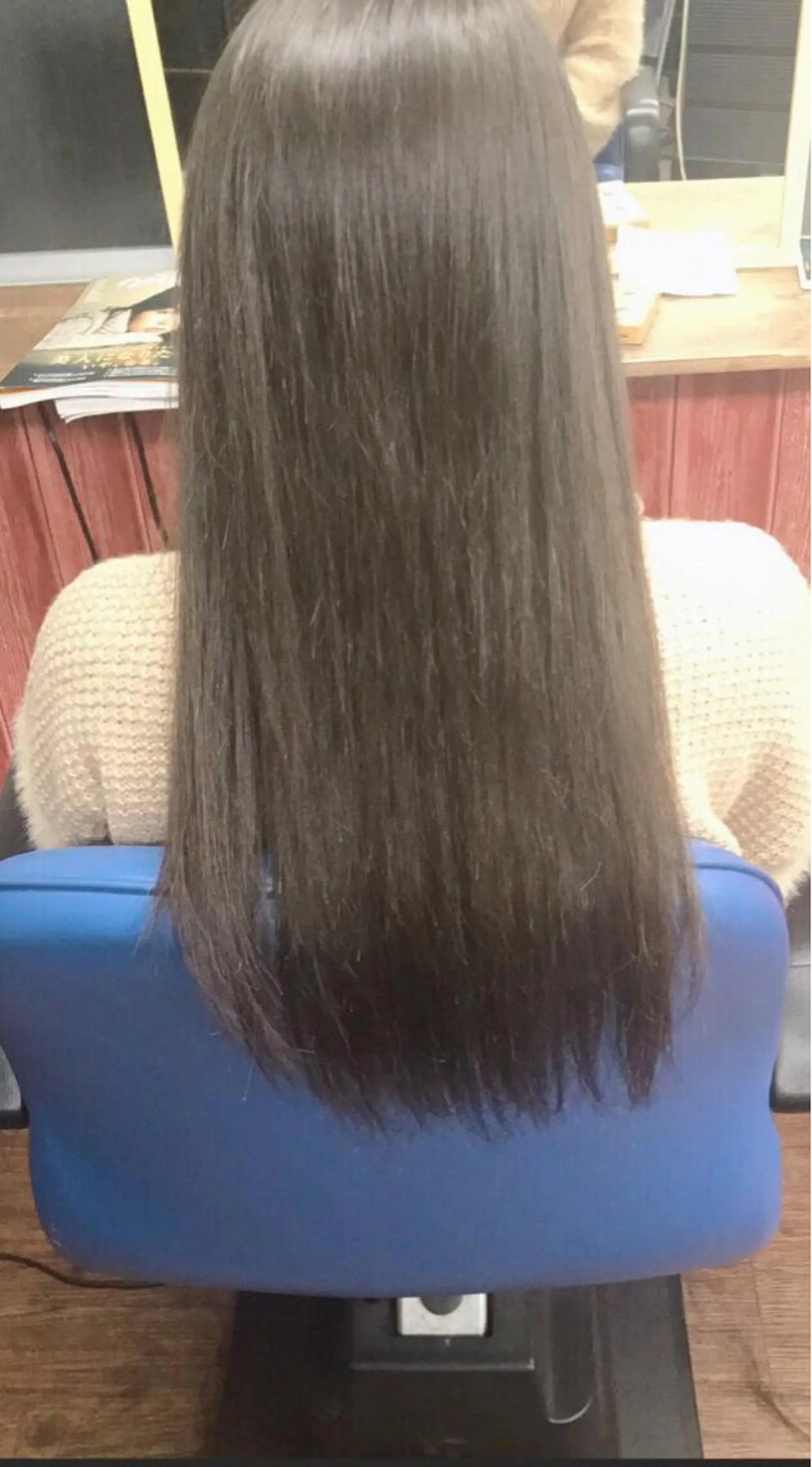 ロング カラー イルミナカラー ヤナ マネージャーのヘアスタイル