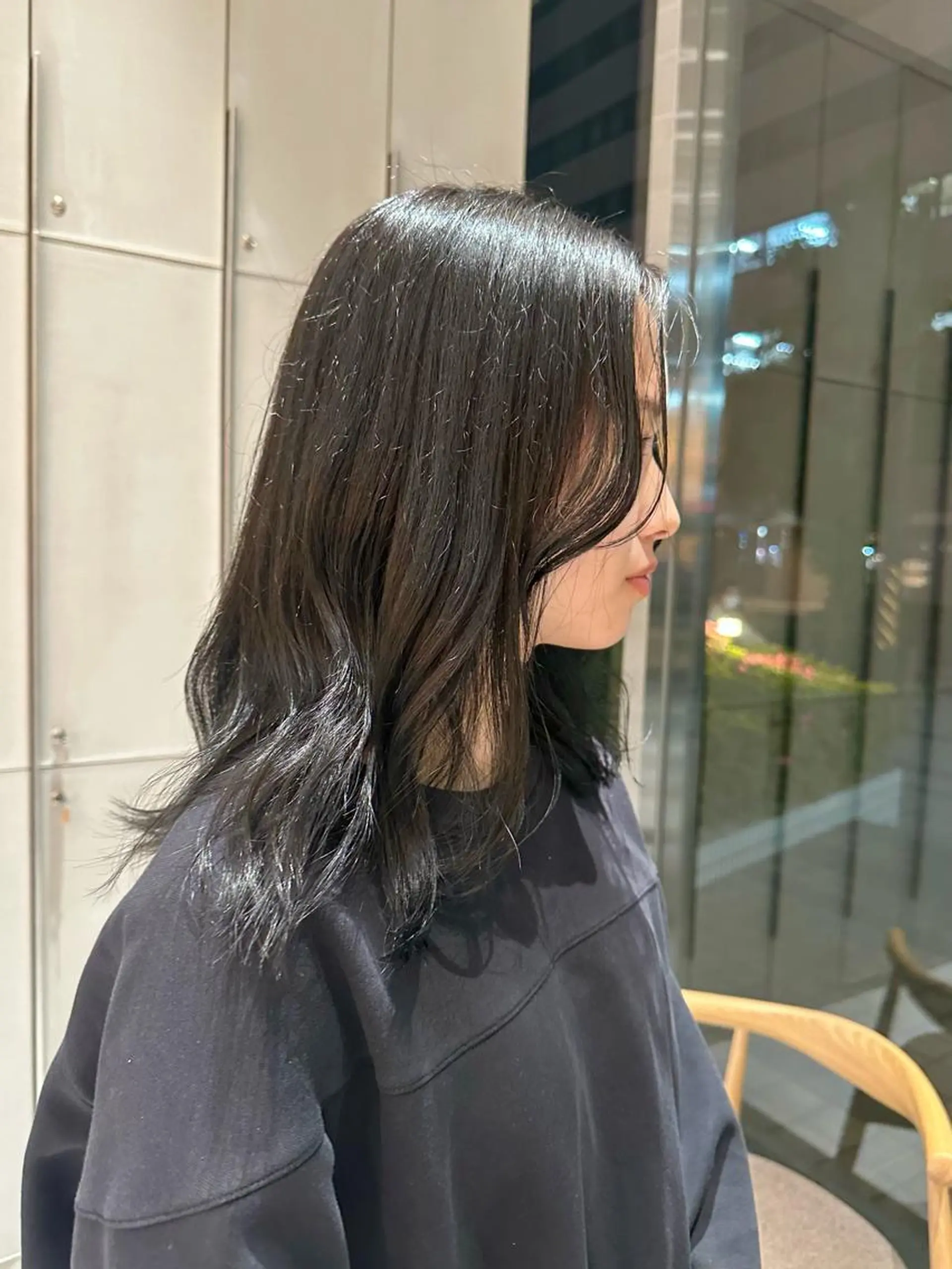 ミディアム カラー ミオ💎ショート 透ける暗髪のヘアスタイル