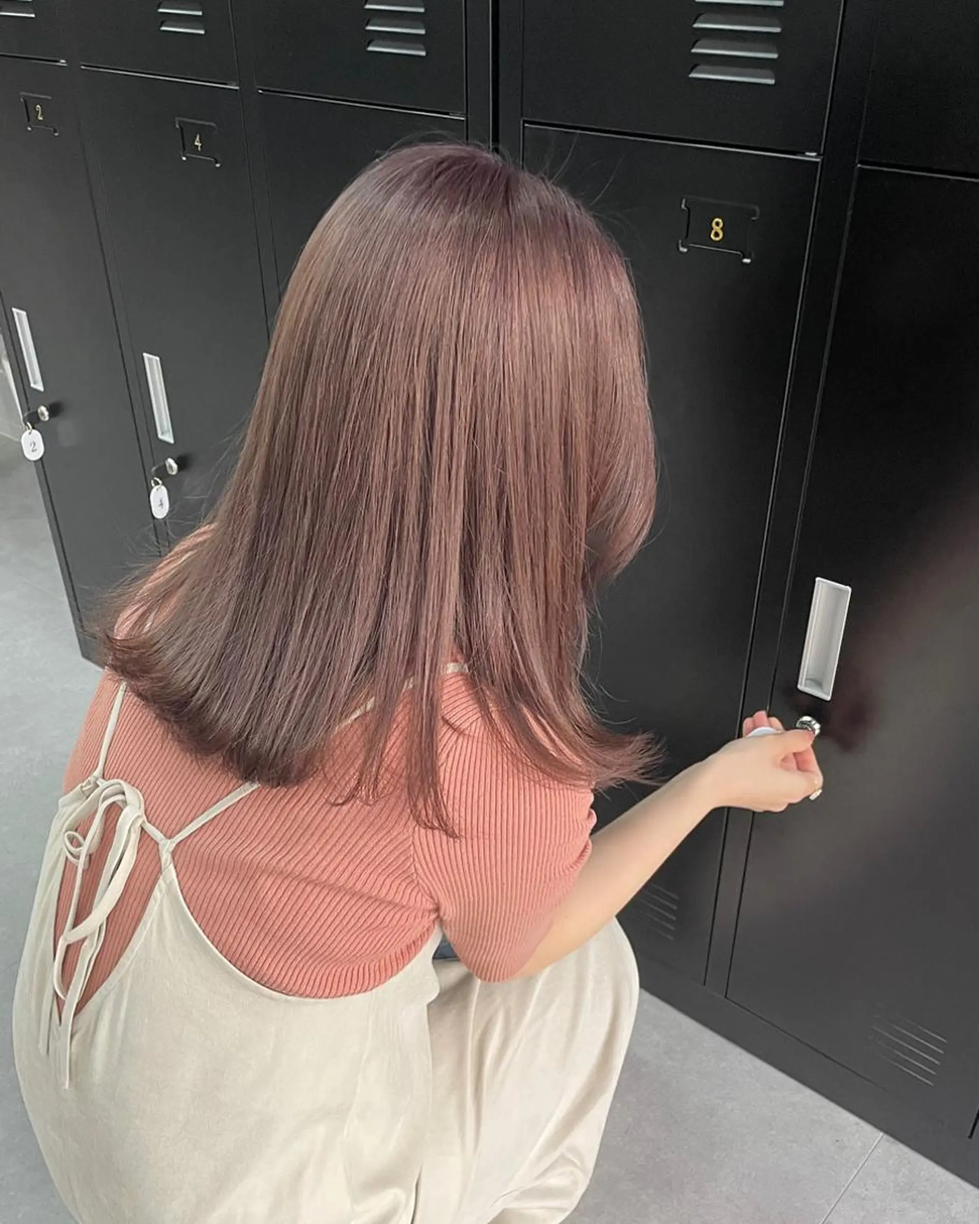 ミディアム カラー ミルクティーベージュ ❤︎レイヤー　MIAのヘアスタイル