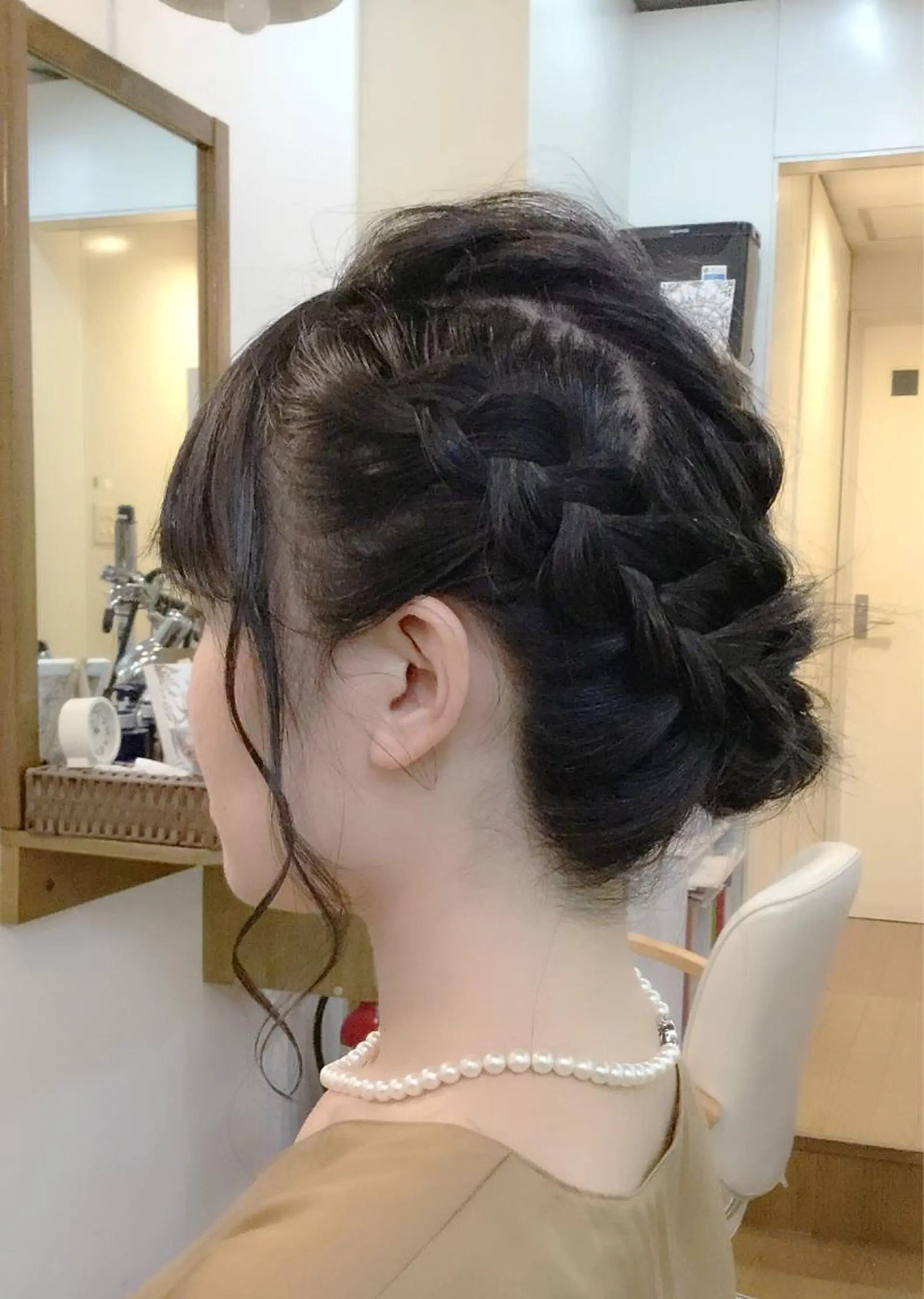 ミディアム ヘアアレンジ 塩崎 春香のヘアスタイル