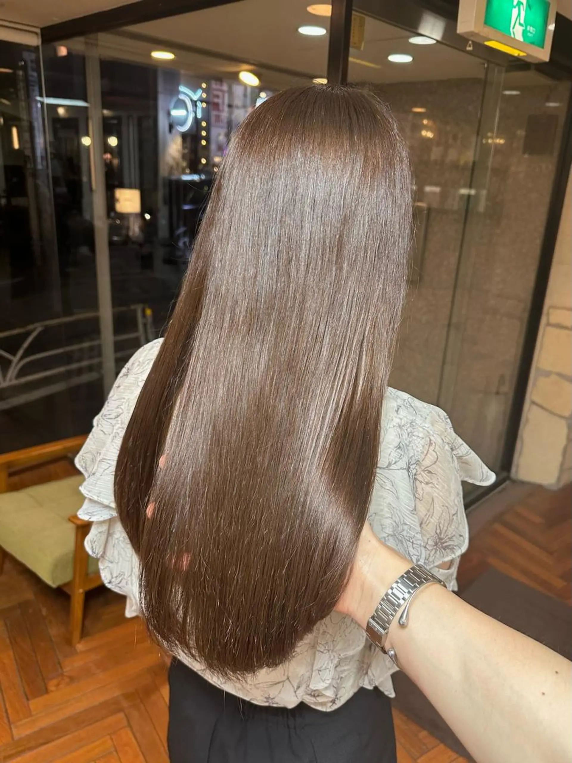 セミロング カラー ベージュカラー ブリーチ ブリーチなしカラー 矢野 晃平のヘアスタイル