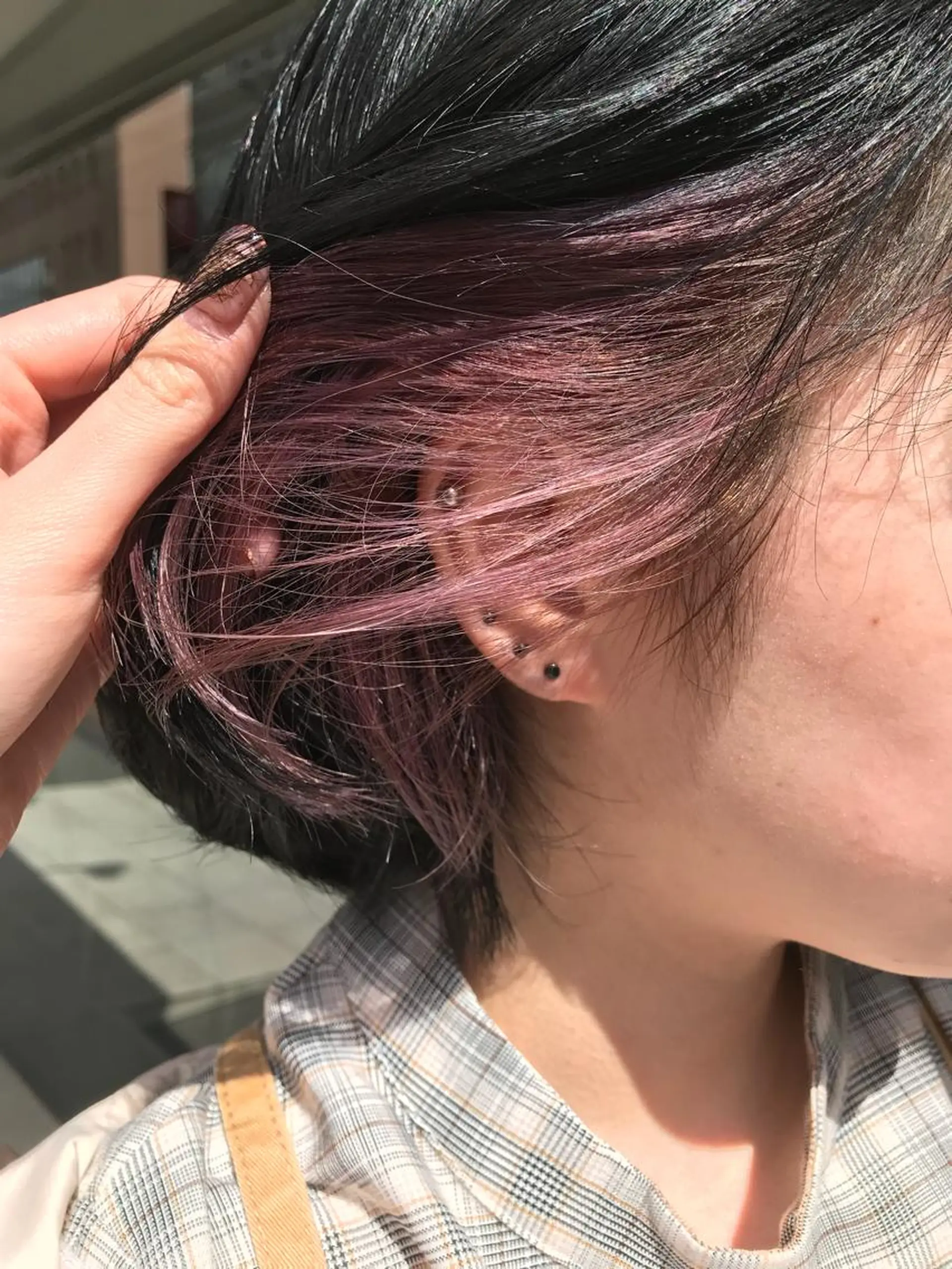 ショート カラー ベージュカラー ブリーチ イヤリングカラー ピンクカラー ホワイトベージュ サカグチユキナ 【tocca】のヘアスタイル