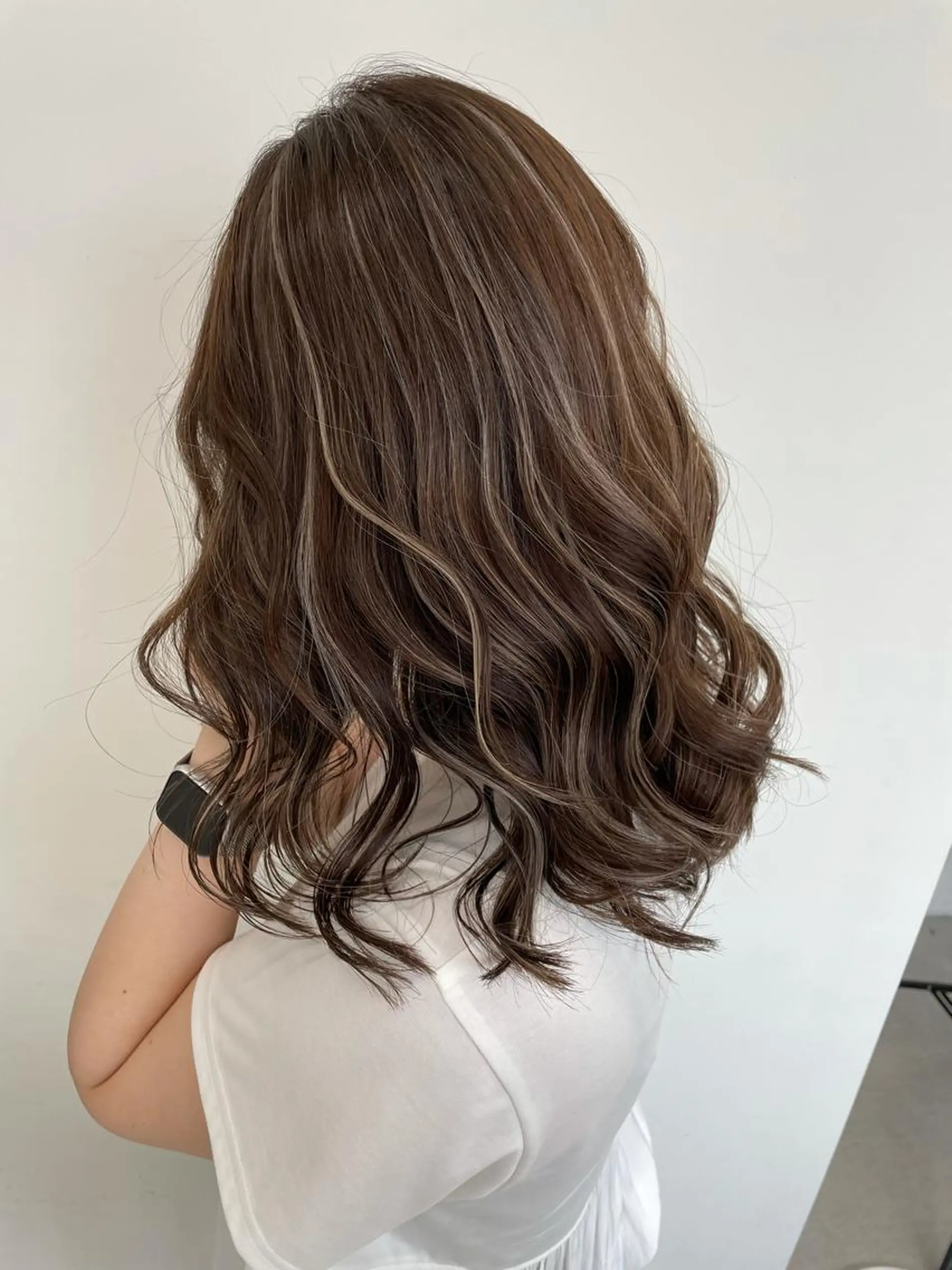 ミディアム 手島 カミラのヘアスタイル