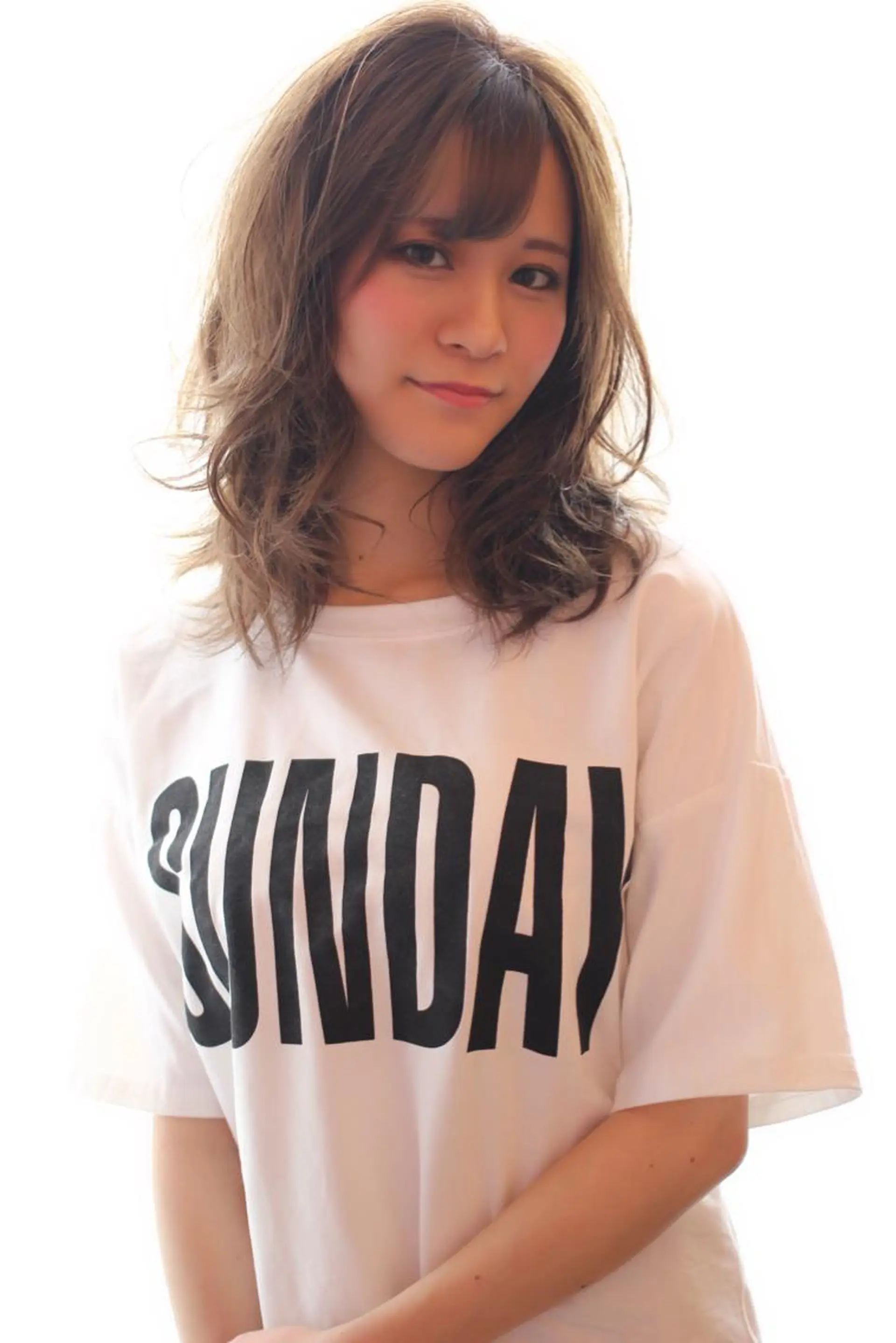 ミディアム カラー パーマ ハイトーンカラー 細川 亮のヘアスタイル