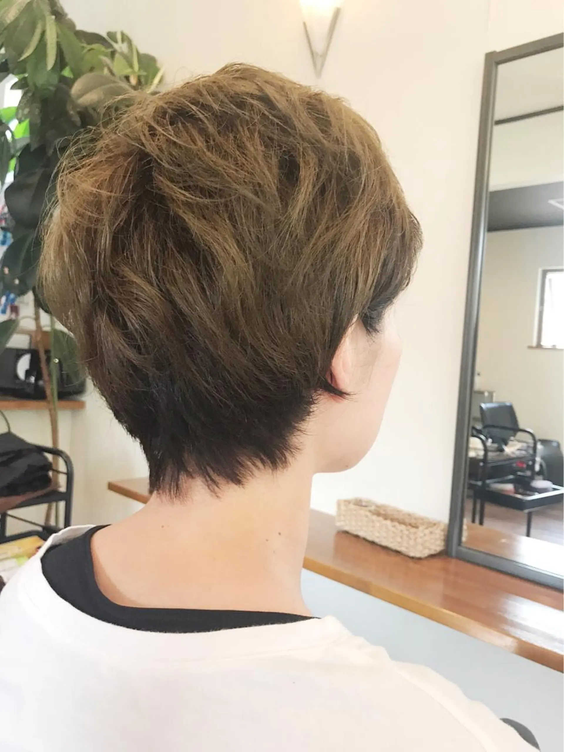 カラー アッシュ ブリーチ ヘアカラー ICHIE hair Sのヘアスタイル