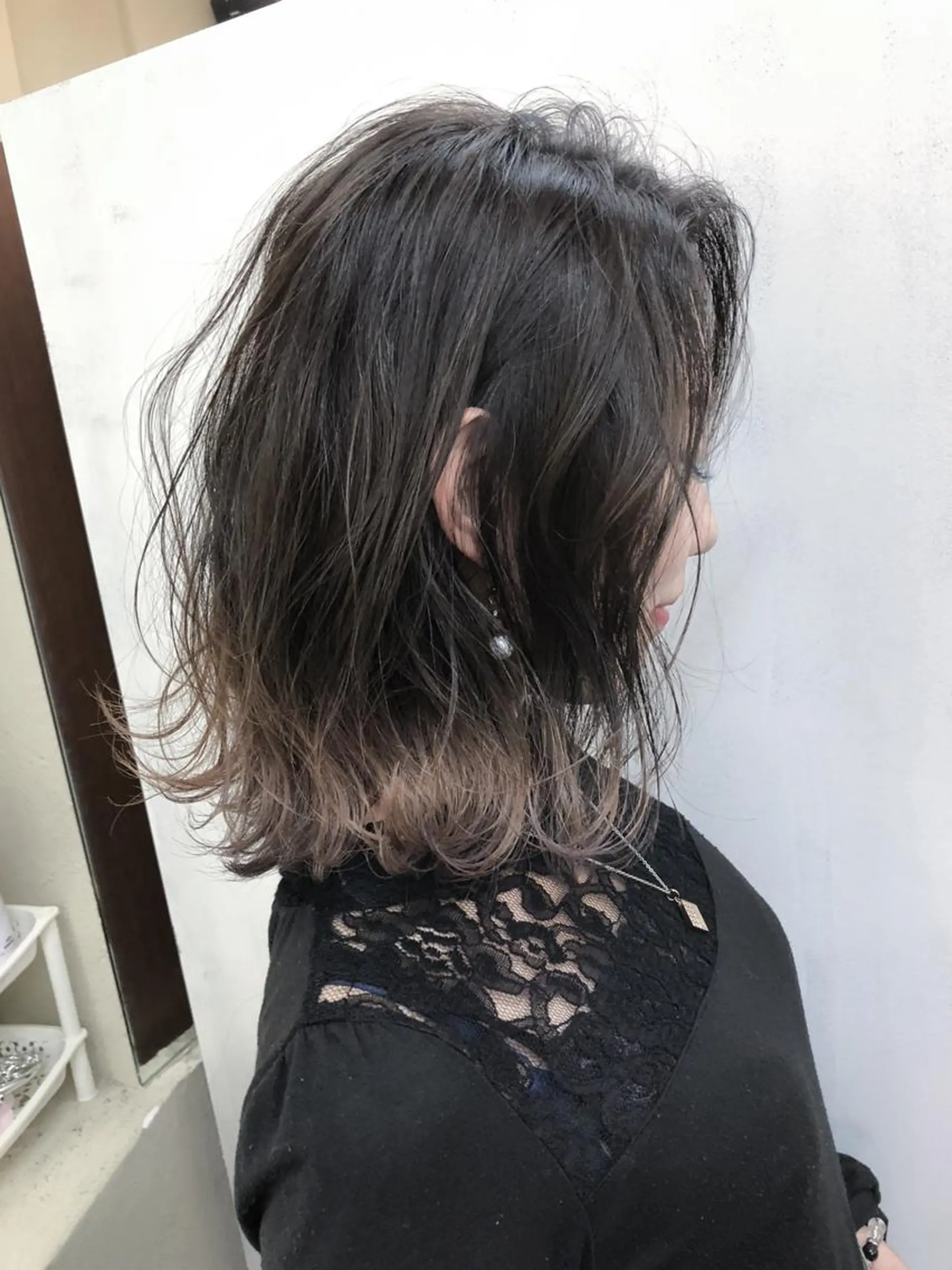 ショート カラー ヘアアレンジ アッシュ アッシュグレー バレイヤージュ ベージュカラー ブリーチ 髪質改善&韓国風特化 型サロン ミシェリーのヘアスタイル