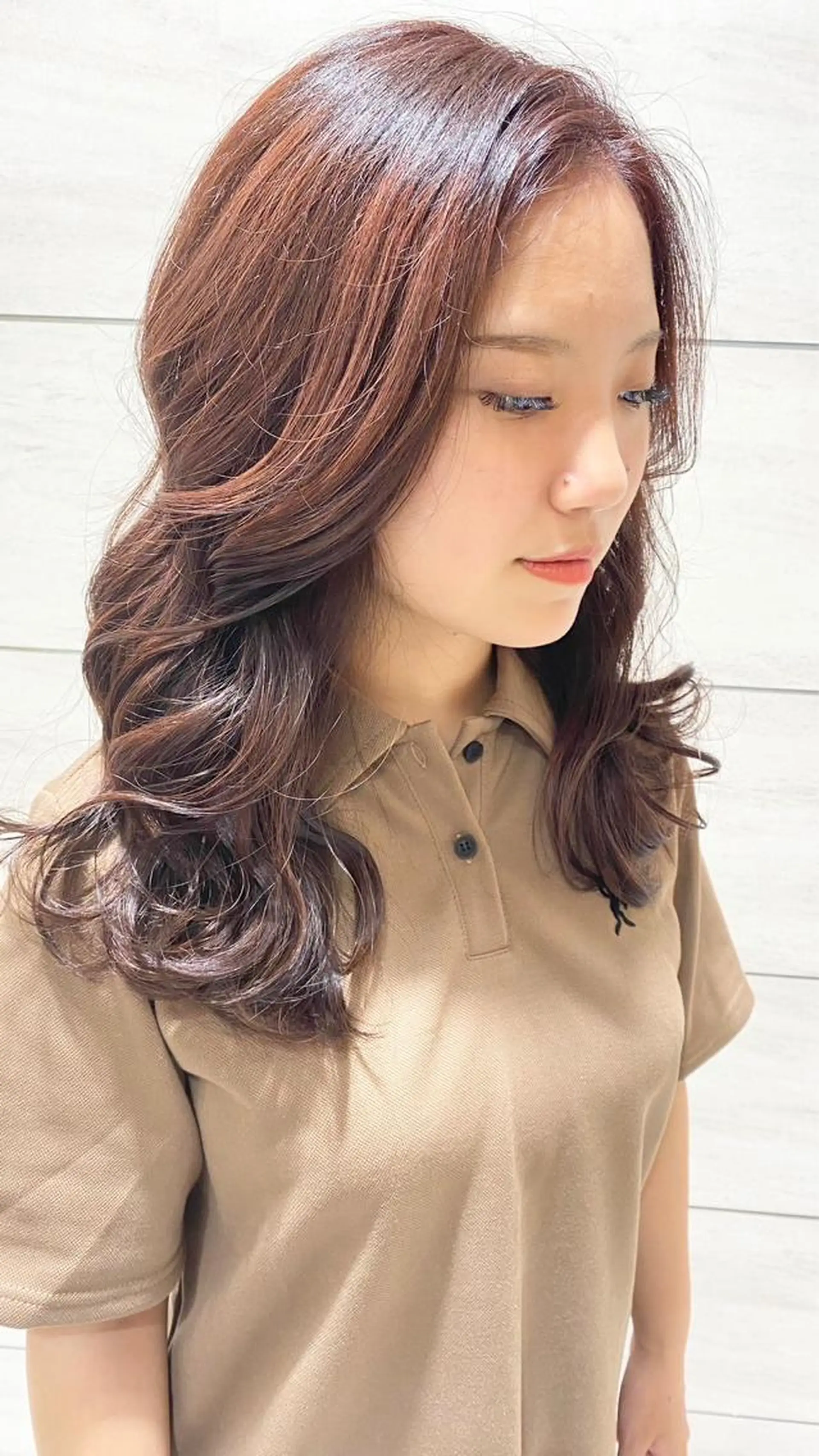 セミロング カラー ピンクカラー レッドカラー noll【今池駅前】 池田碧花のヘアスタイル