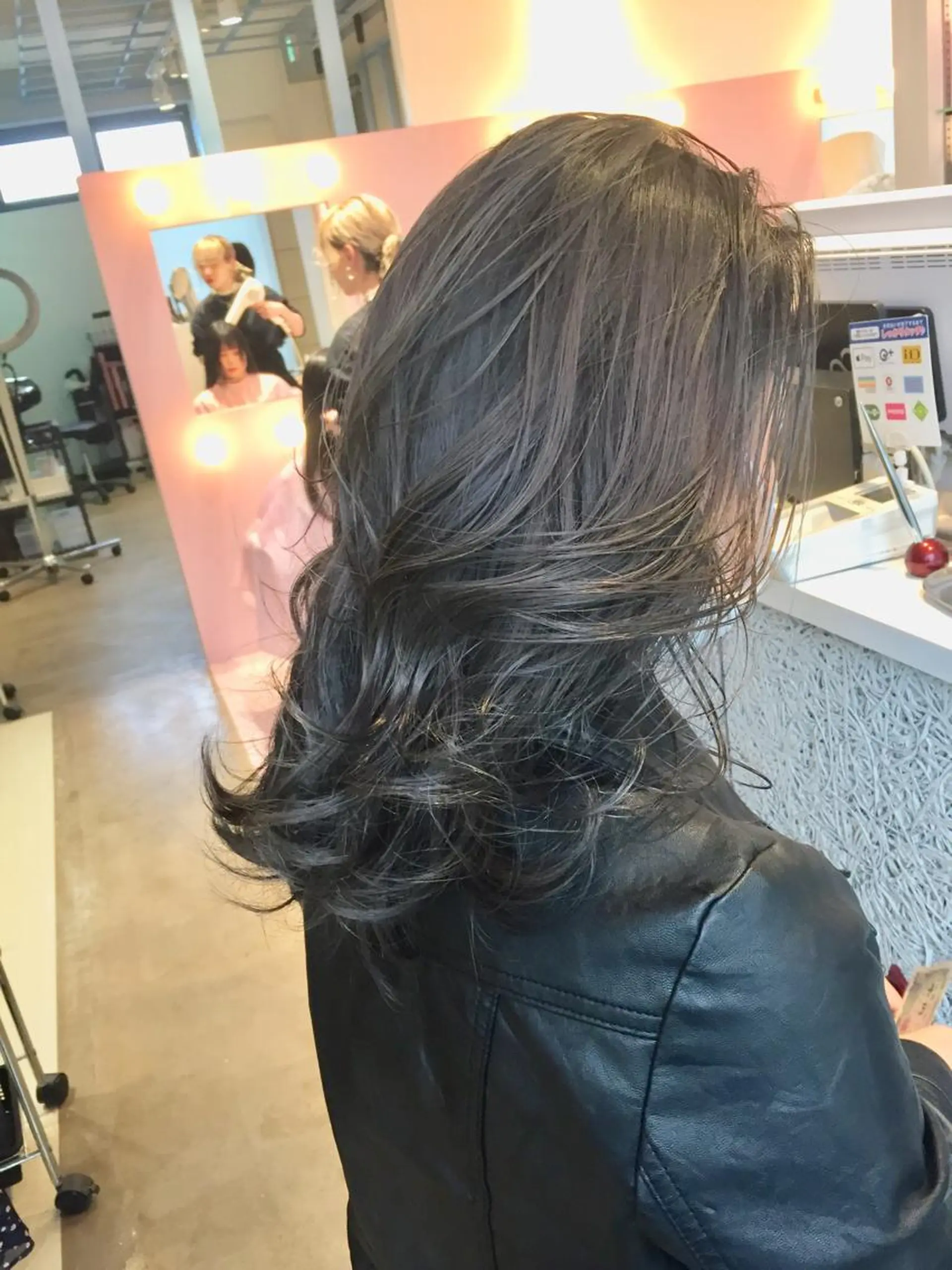 ミディアム アッシュ 所渉/韓国レイヤー /ウルフカットのヘアスタイル