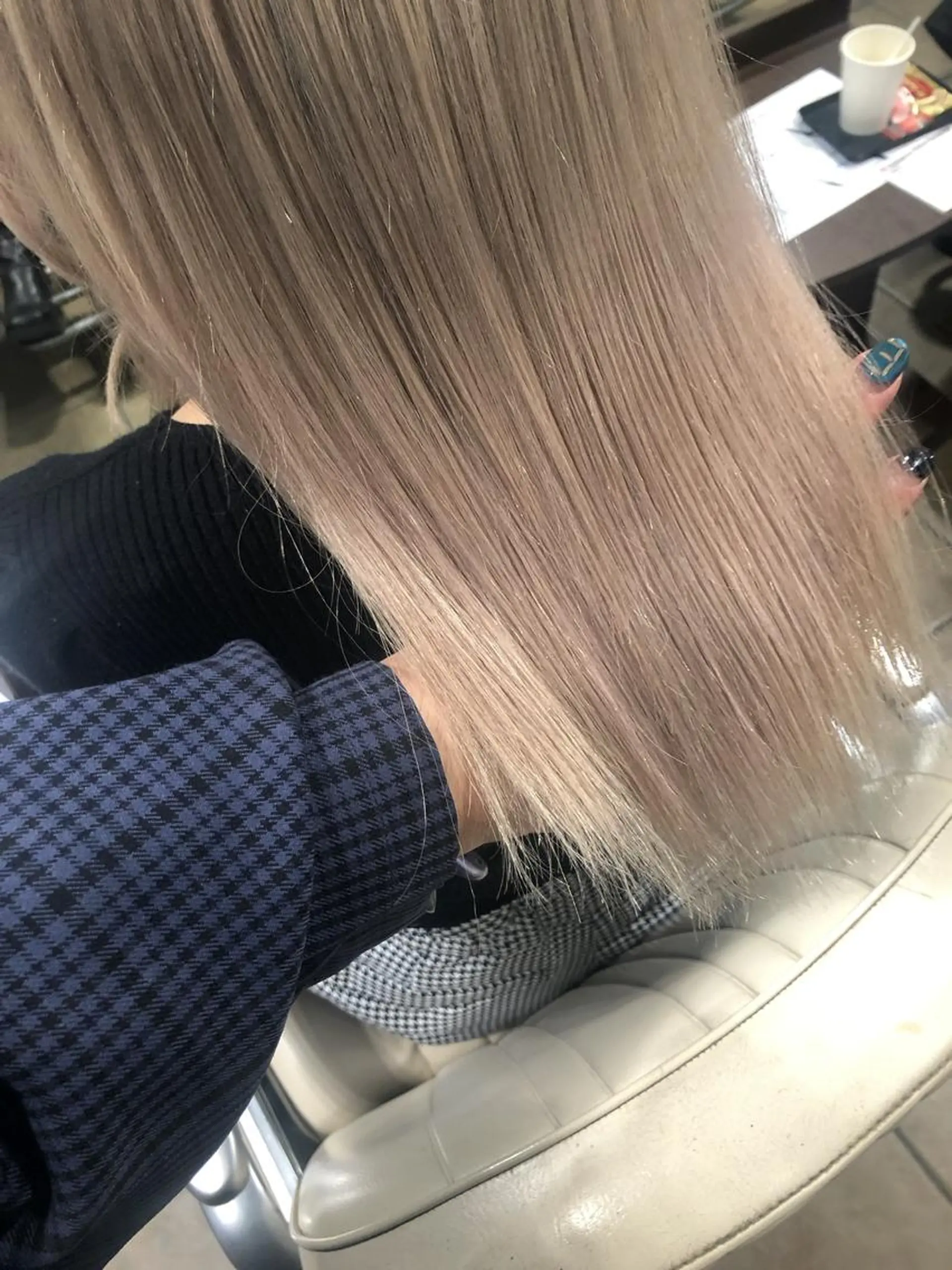 セミロング カラー ベージュカラー ミルクティーベージュ メンズ レイヤー ウルフ 弓木啓輔のヘアスタイル