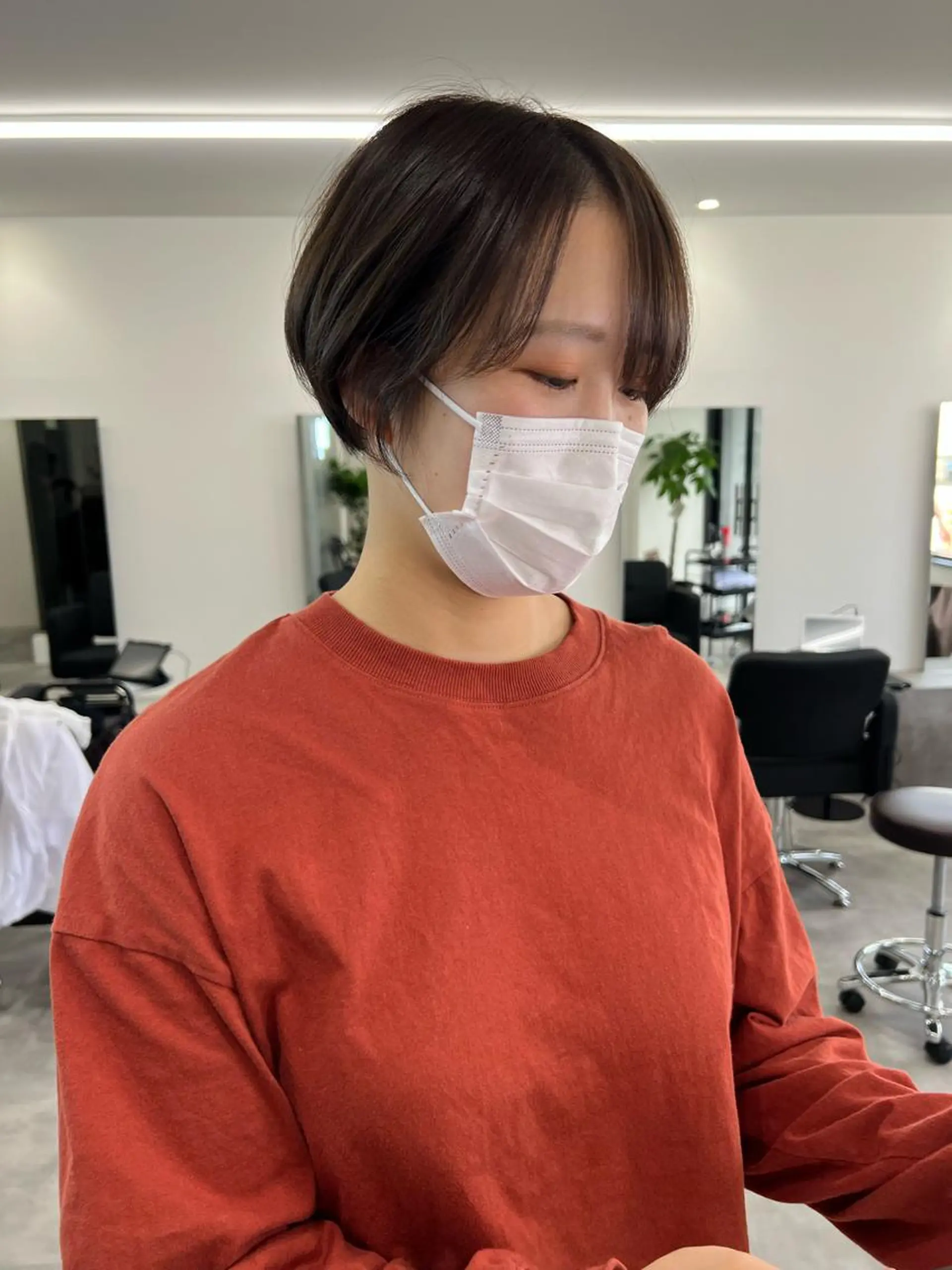 ショート ボブ くびれヘア 髪質改善 韓国風ヘア シースルーバング カット トリートメント LOOP REMIのヘアスタイル