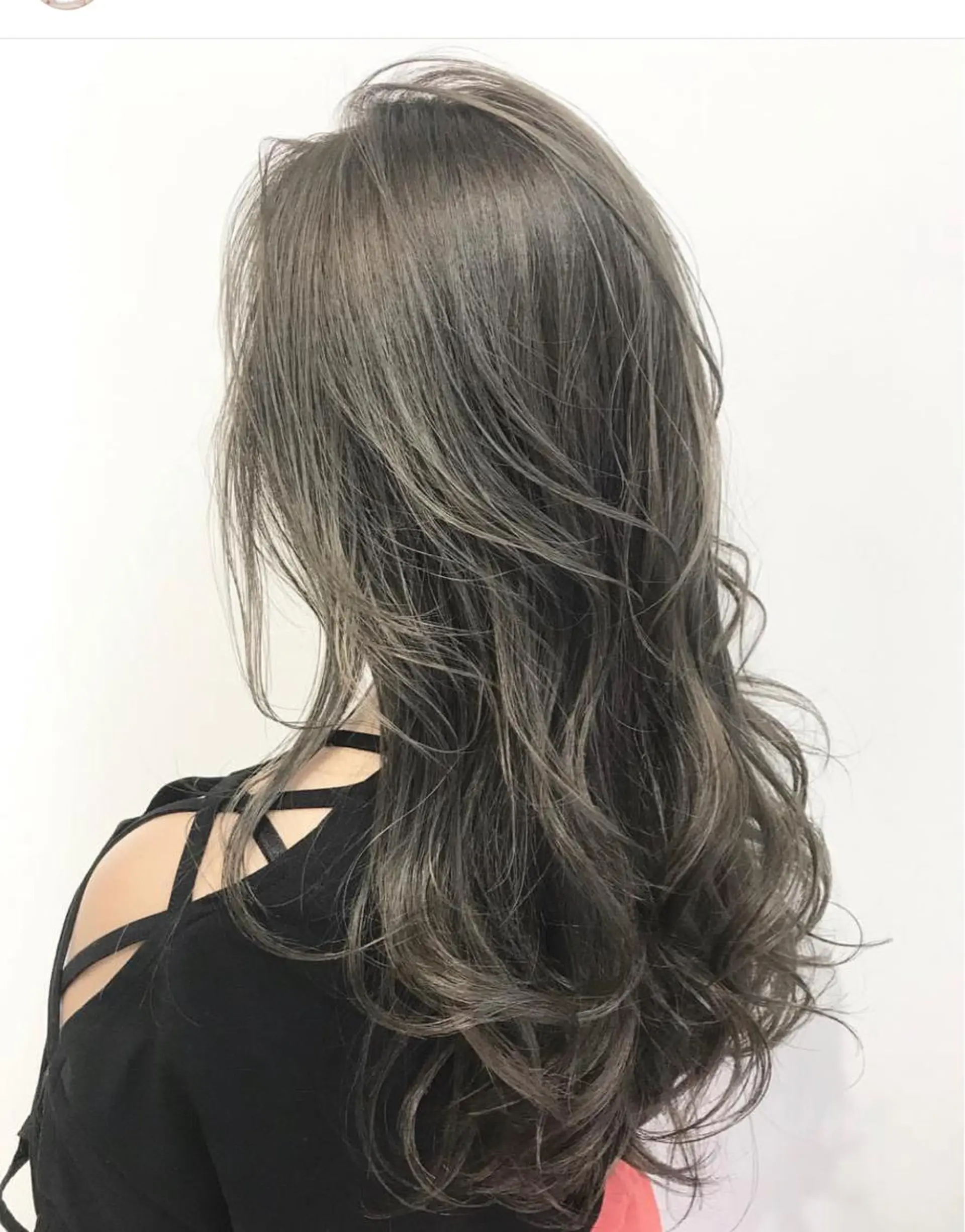 セミロング カラー カット ヘアカラー トリートメント 髪質改善・艶髪特化 木村侑平のヘアスタイル