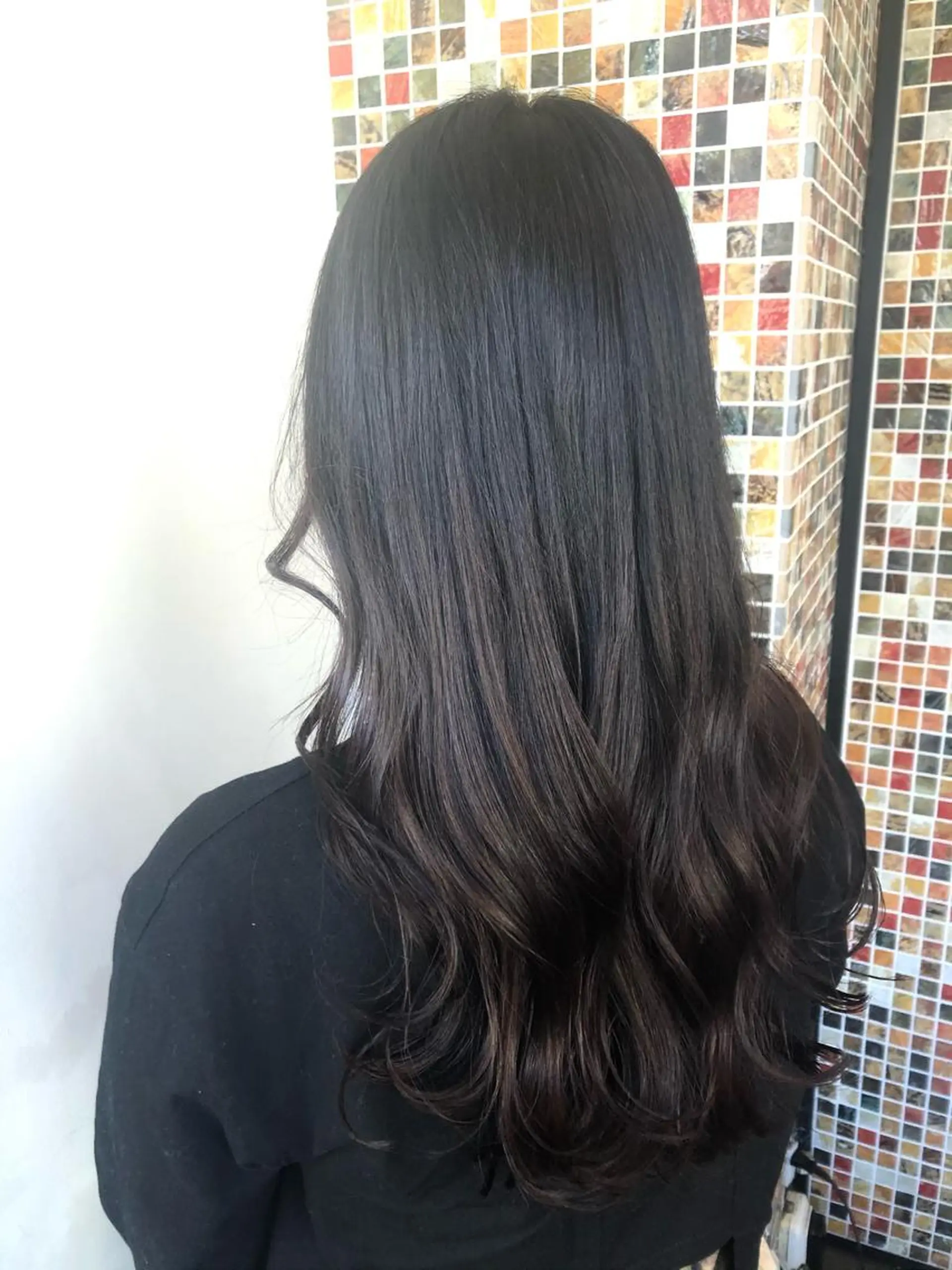 ロング 岩谷 愛依のヘアスタイル