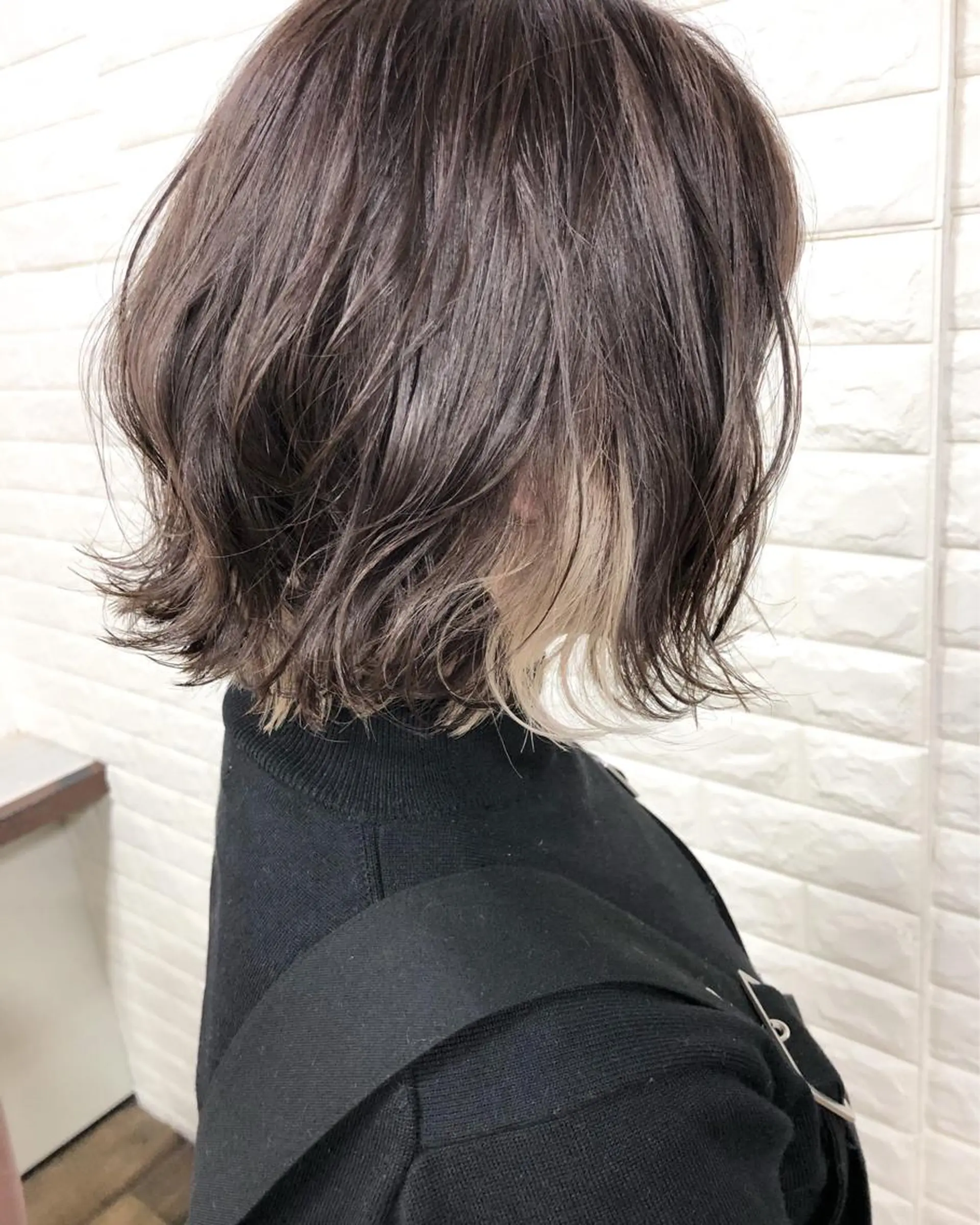 ミディアム カラー デザインカラー イヤリングカラー カット ヘアカラー トリートメント famille所属・famille ファミーユのヘアスタイル