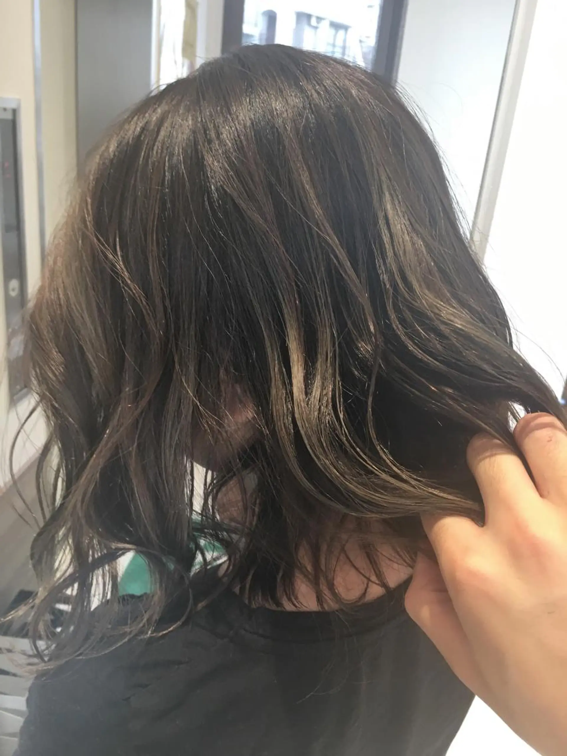 ショート カラー ブルーカラー ブルージュ tuki yokohama所属・店長 小池アキトのヘアスタイル