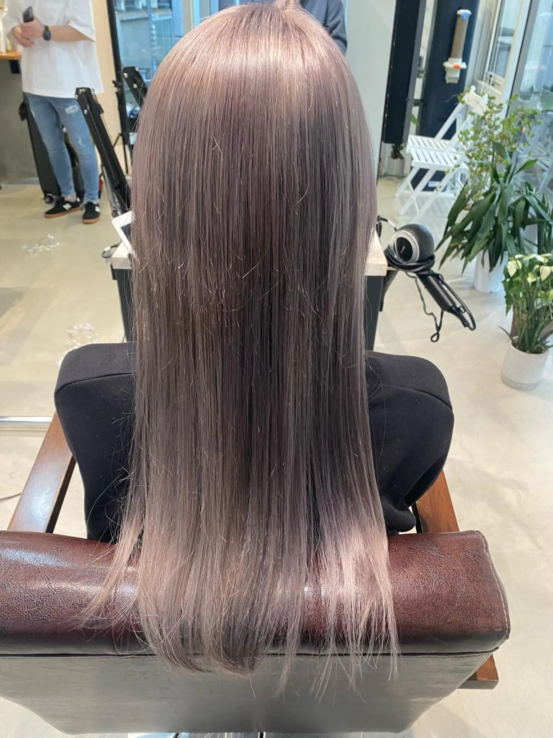 ロング カラー ハイトーンカラー ラベンダーカラー パーマモデル募集中 渥美翔人のヘアスタイル