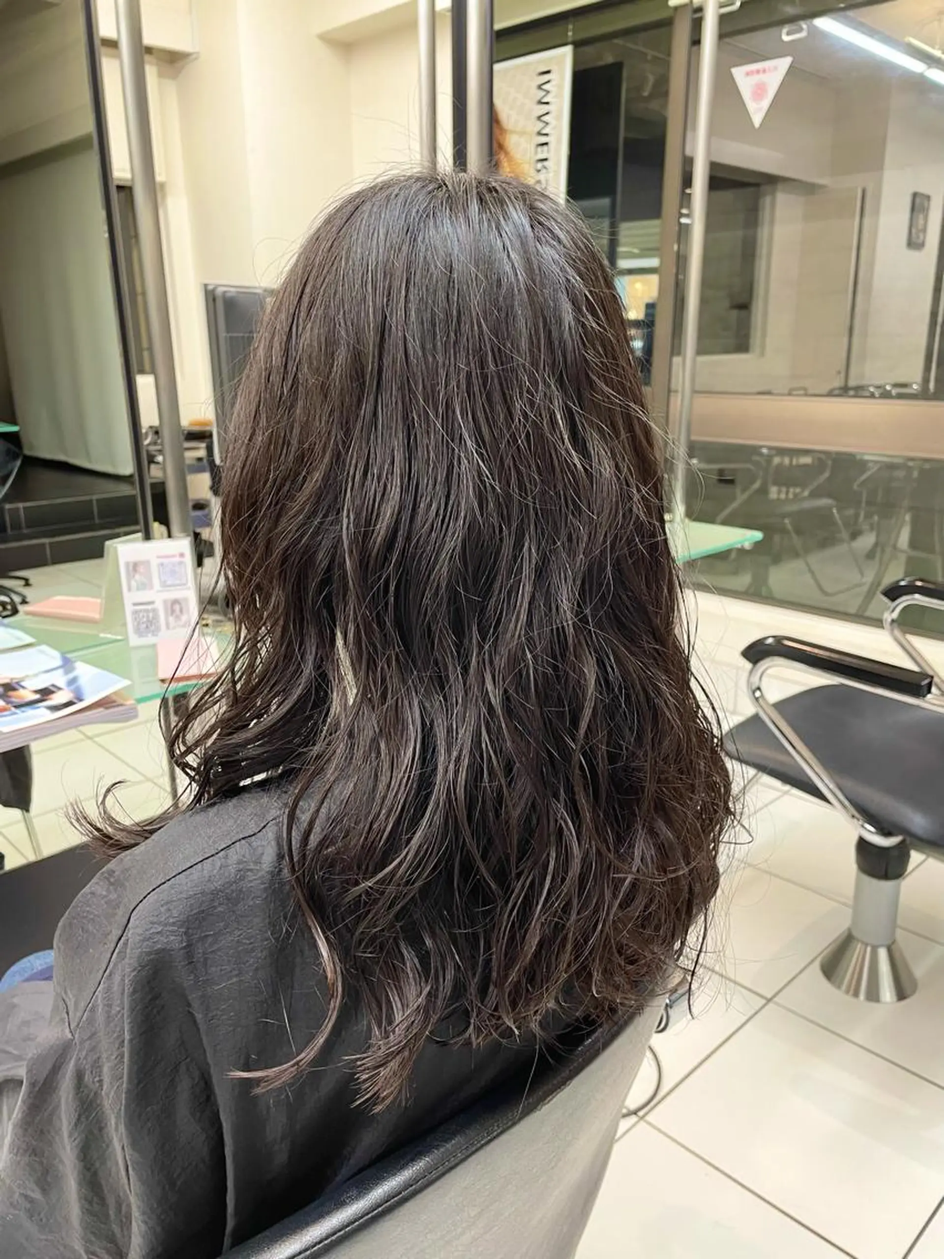 ロング パーマ ロング 大山 真衣のヘアスタイル