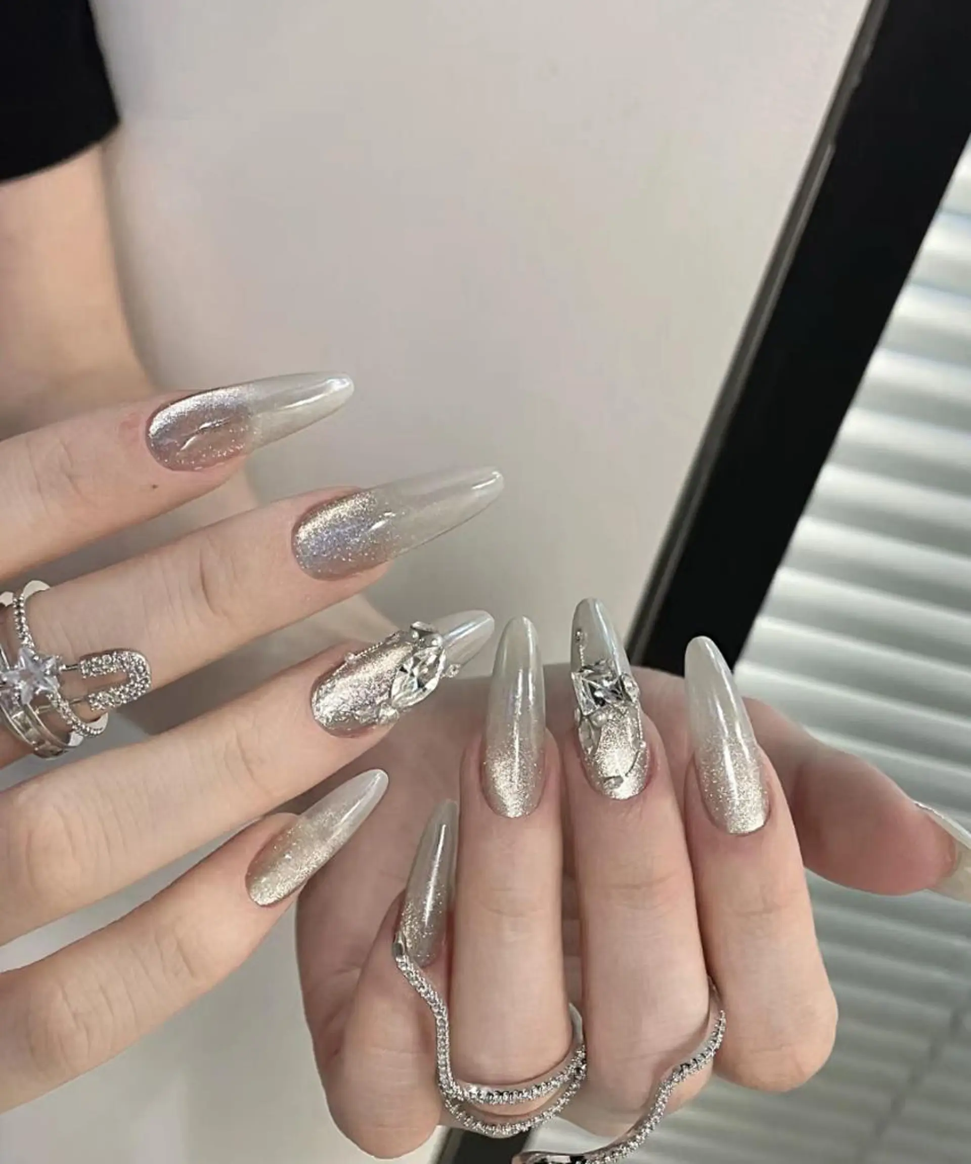 ネイル RAFFINE haru🦋🩵のネイルデザイン