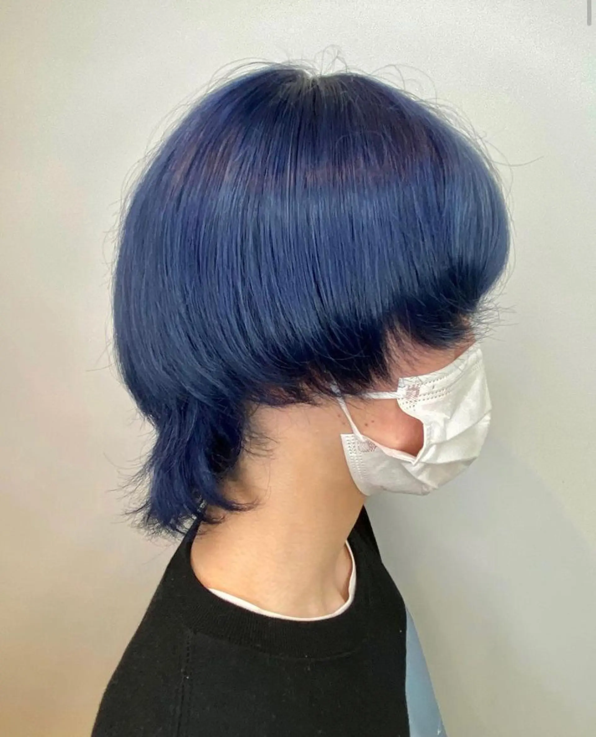 ショート カラー ブリーチ ブルーカラー ネイビーカラー sola方南町所属・原一真/ 外国人ショートヘアのヘアスタイル