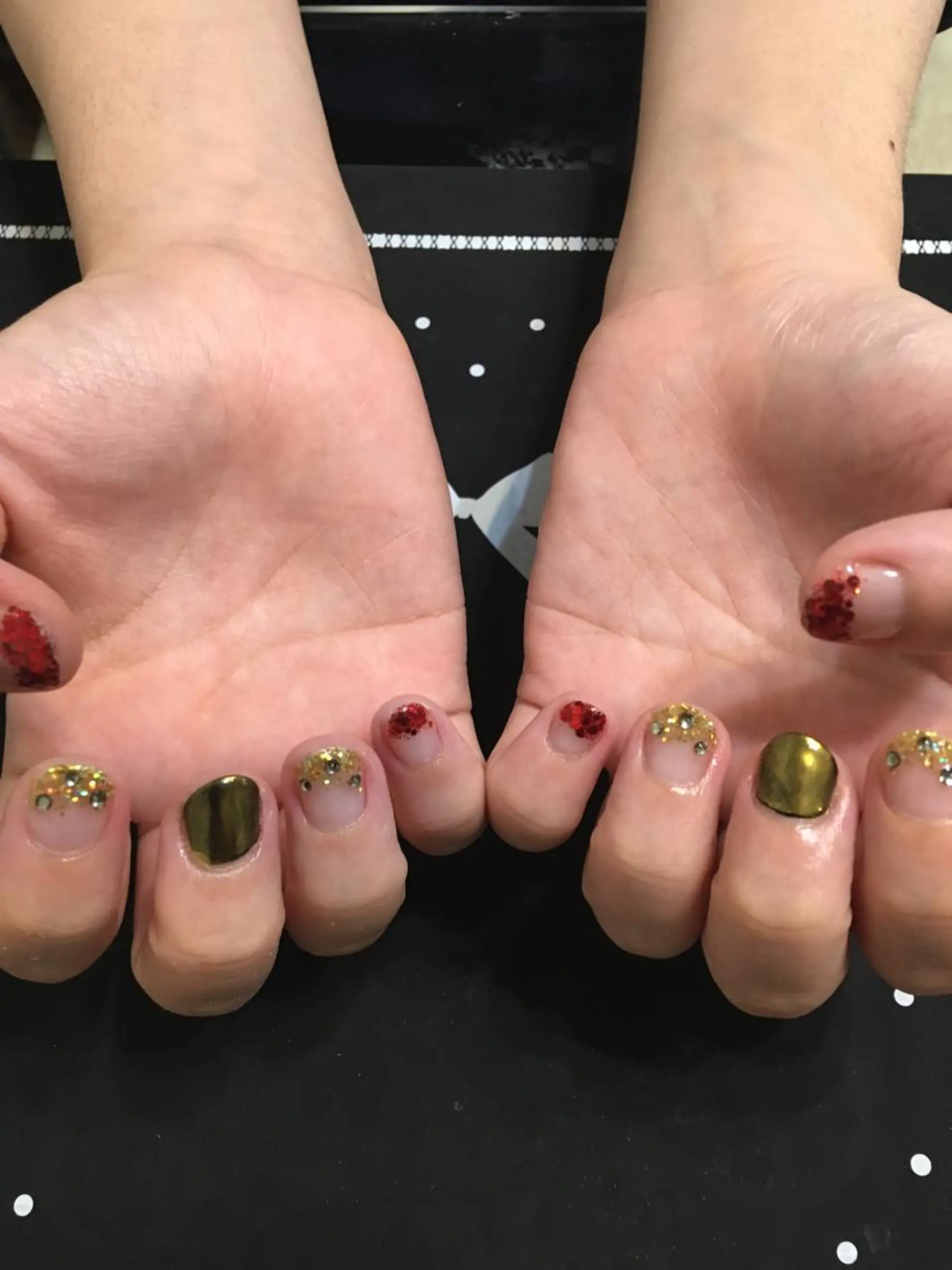 ネイル 成人式 赤色 ハンドネイル 🌈KANÅKO 🌈のネイルデザイン