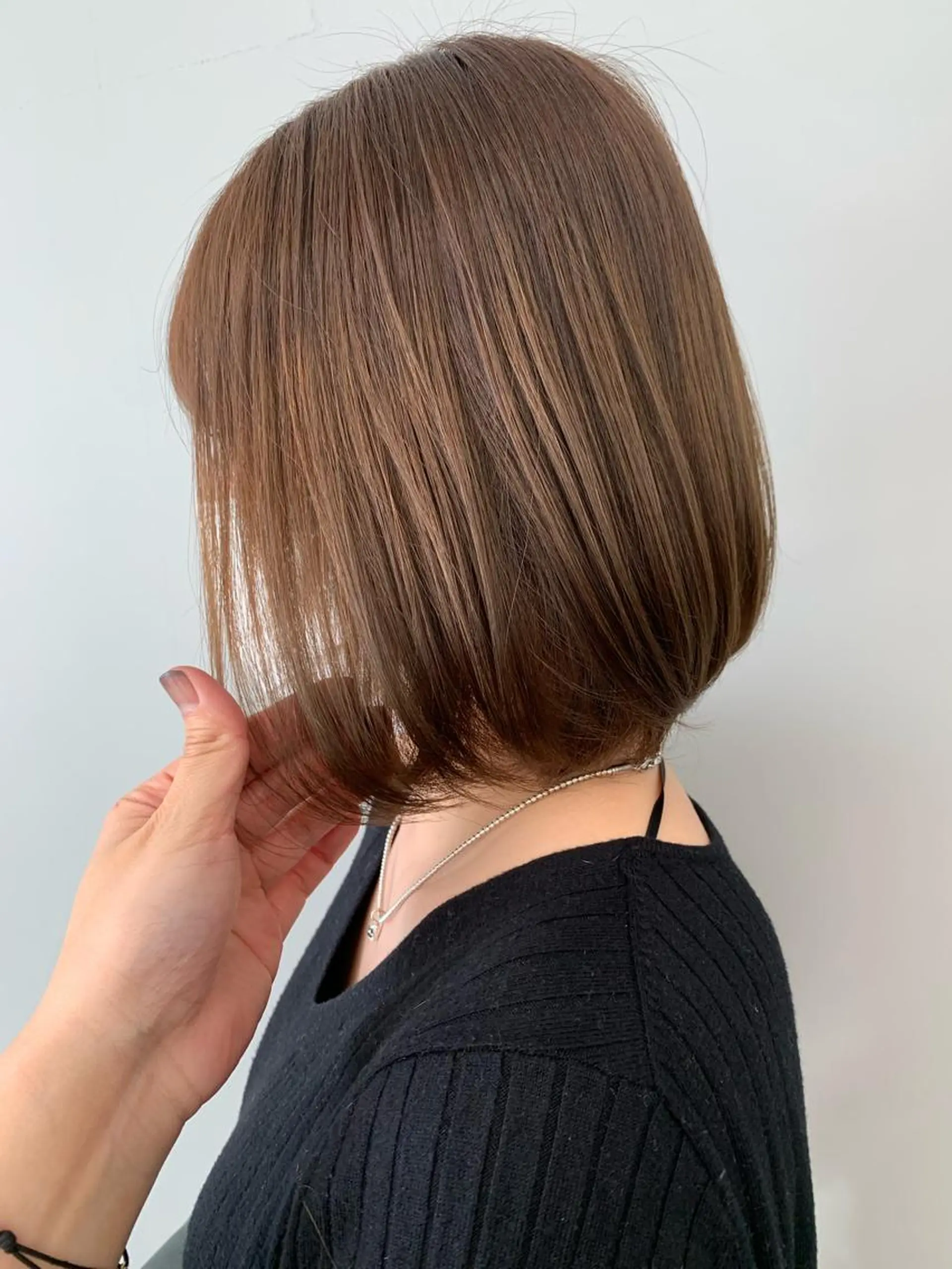 ショート カラー ベージュカラー ミルクティーベージュ ヘアカラー theF___ yukoのヘアスタイル