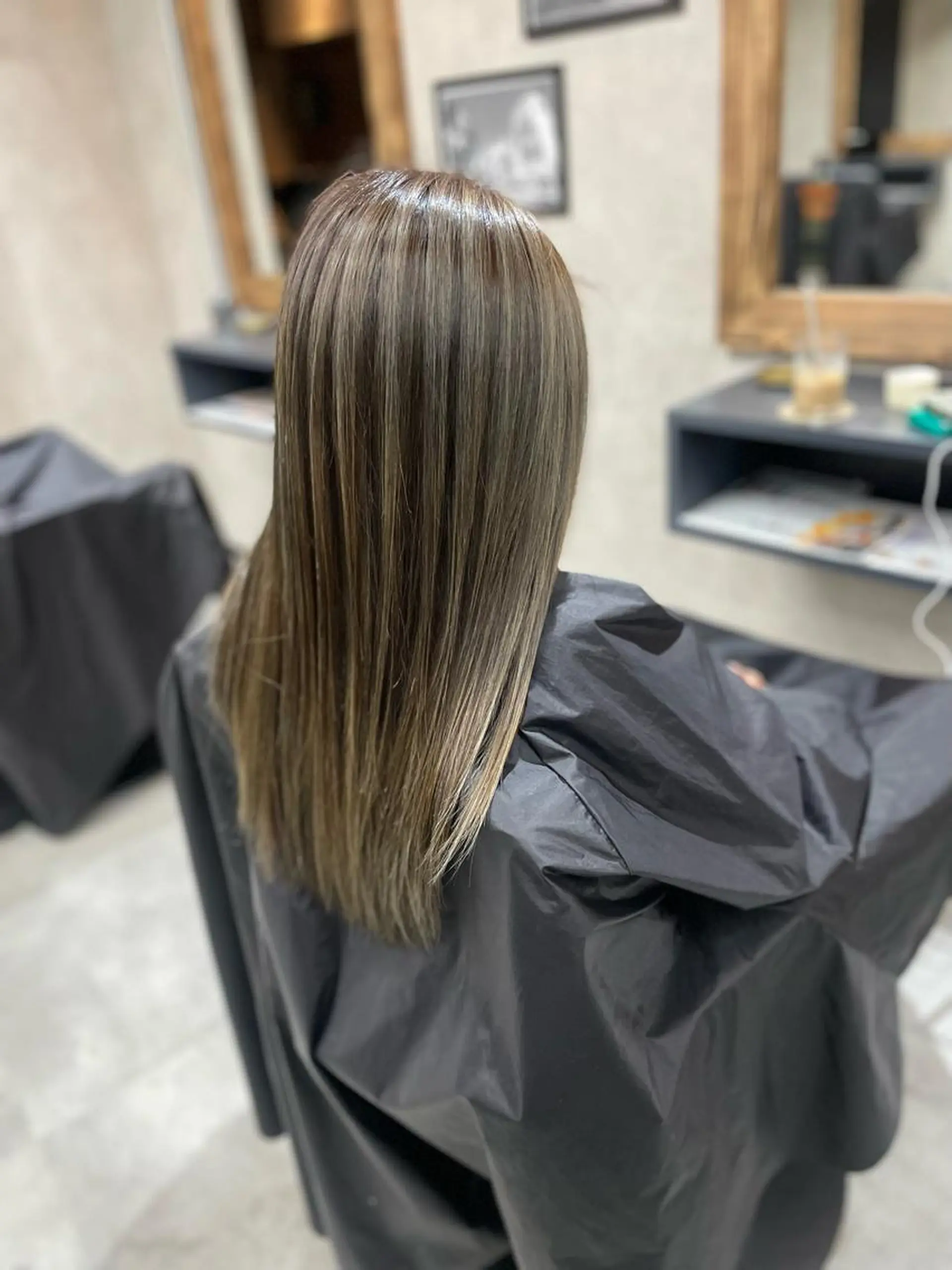 ロング カラー バレイヤージュ レイヤーカット etora 目黒のヘアスタイル