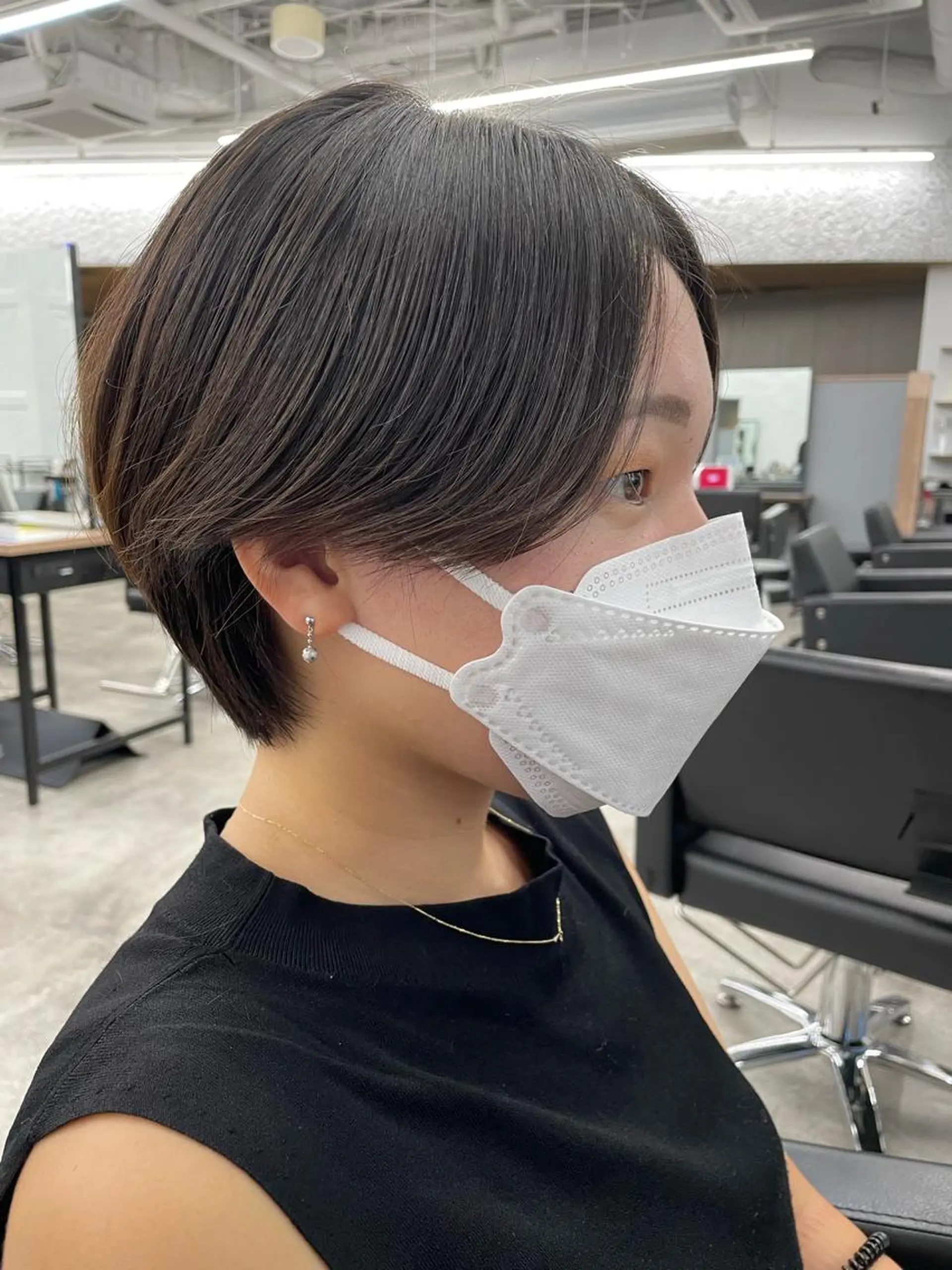 ショート ショートヘア レイヤー/ショート透 明感カラー/西田祐賀のヘアスタイル