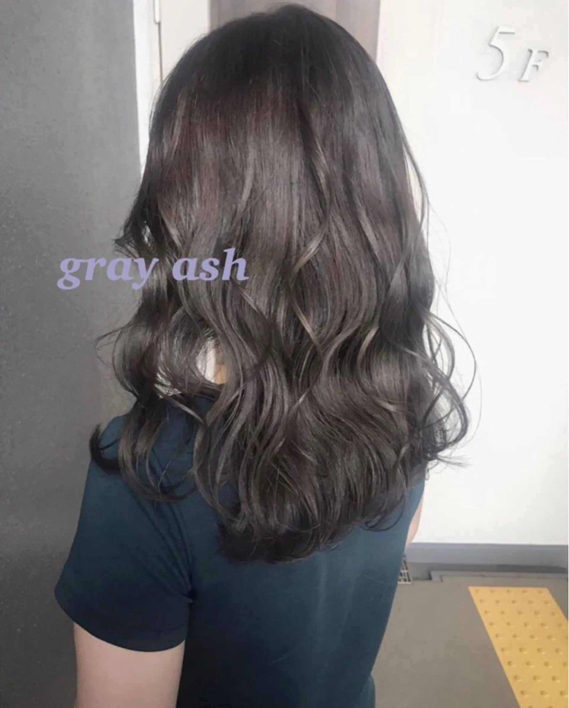 セミロング カラー ヘアアレンジ アッシュ ハイライトカラー ハイライト topstylist 芳賀みなみのヘアスタイル