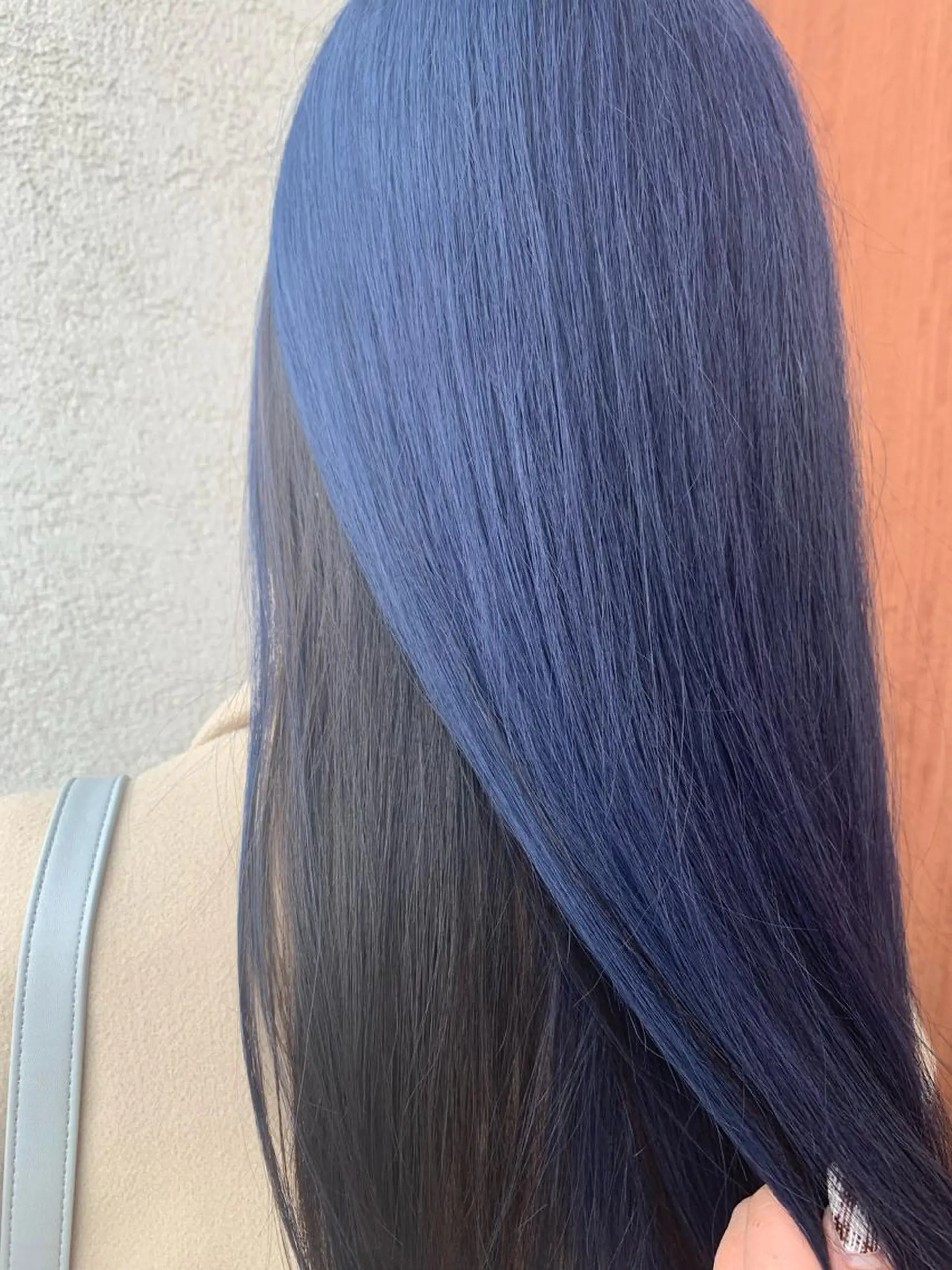 ロング カラー ブリーチ ブルーカラー 榎並茉美【えなみまみ 】託児･駐車場ありのヘアスタイル