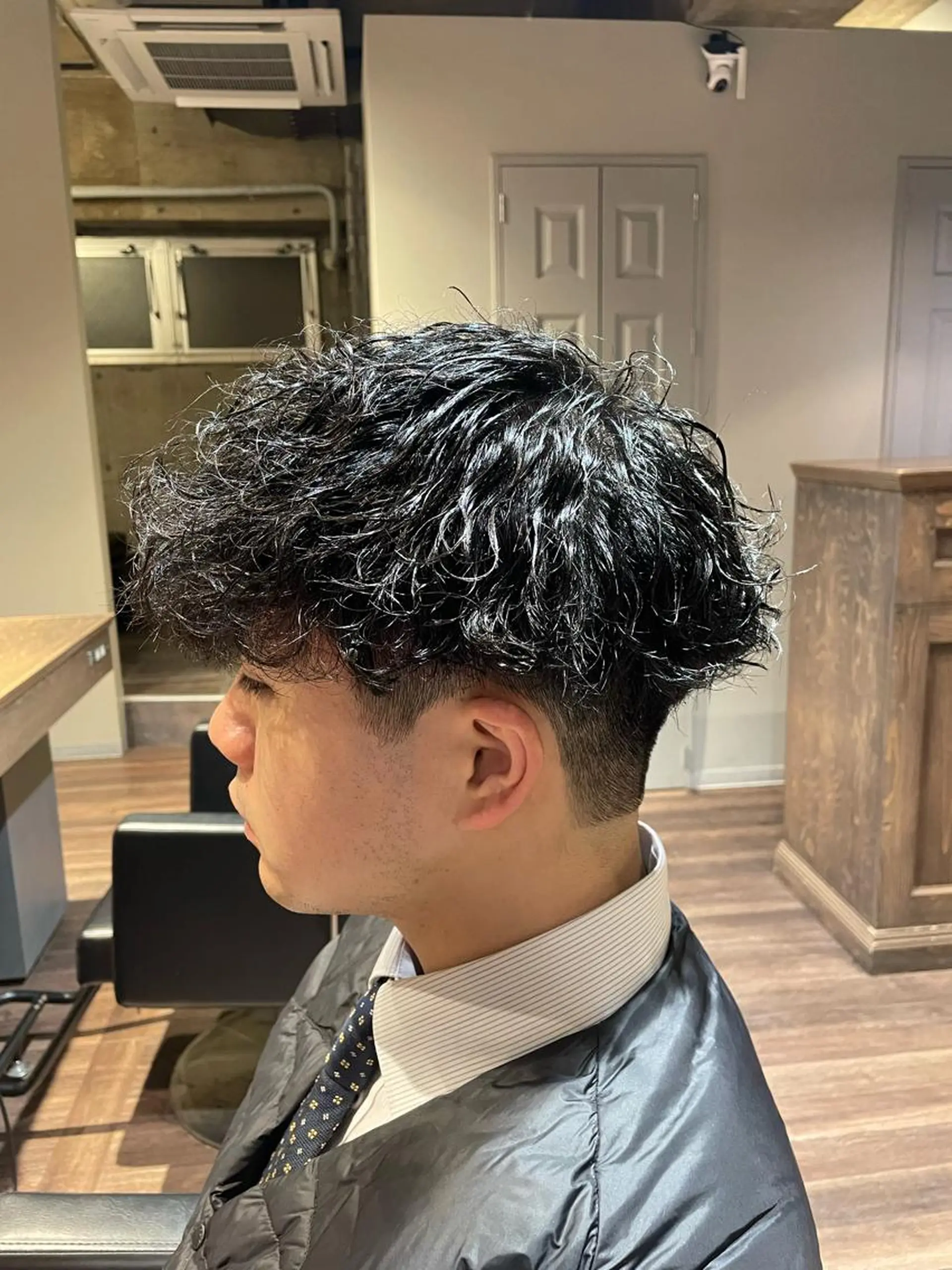 ミディアム ミディアムパーマ 似合わせカット カット パーマ 村上 翔平のヘアスタイル