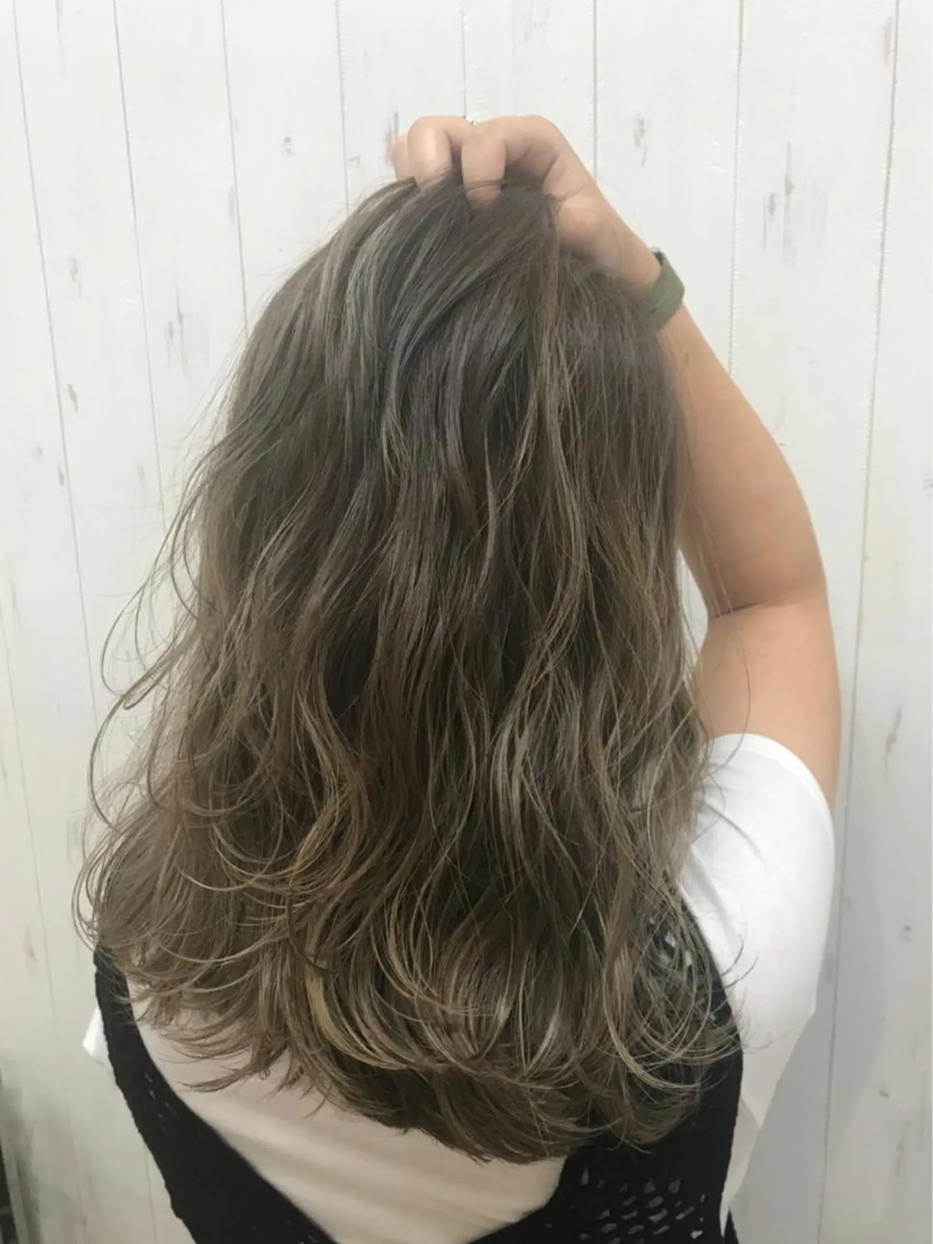 セミロング 外国人風カラー ハイライト hair & resort Lino west所属・LINO west 髪質改善サロン🏝のヘアスタイル