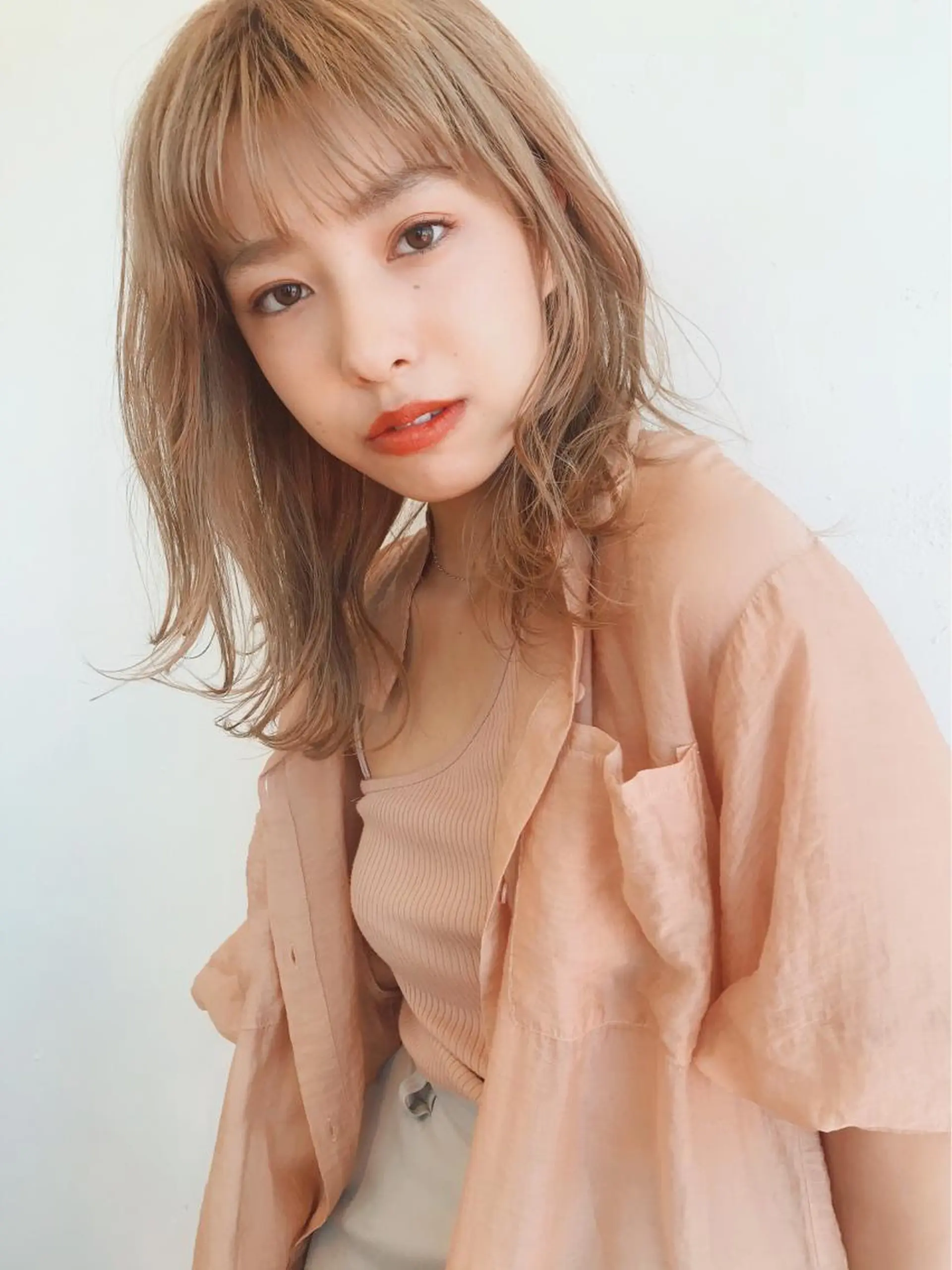 ミディアム レイヤーカット ウルフカット ウルフレイヤー 鎌倉 彩のヘアスタイル