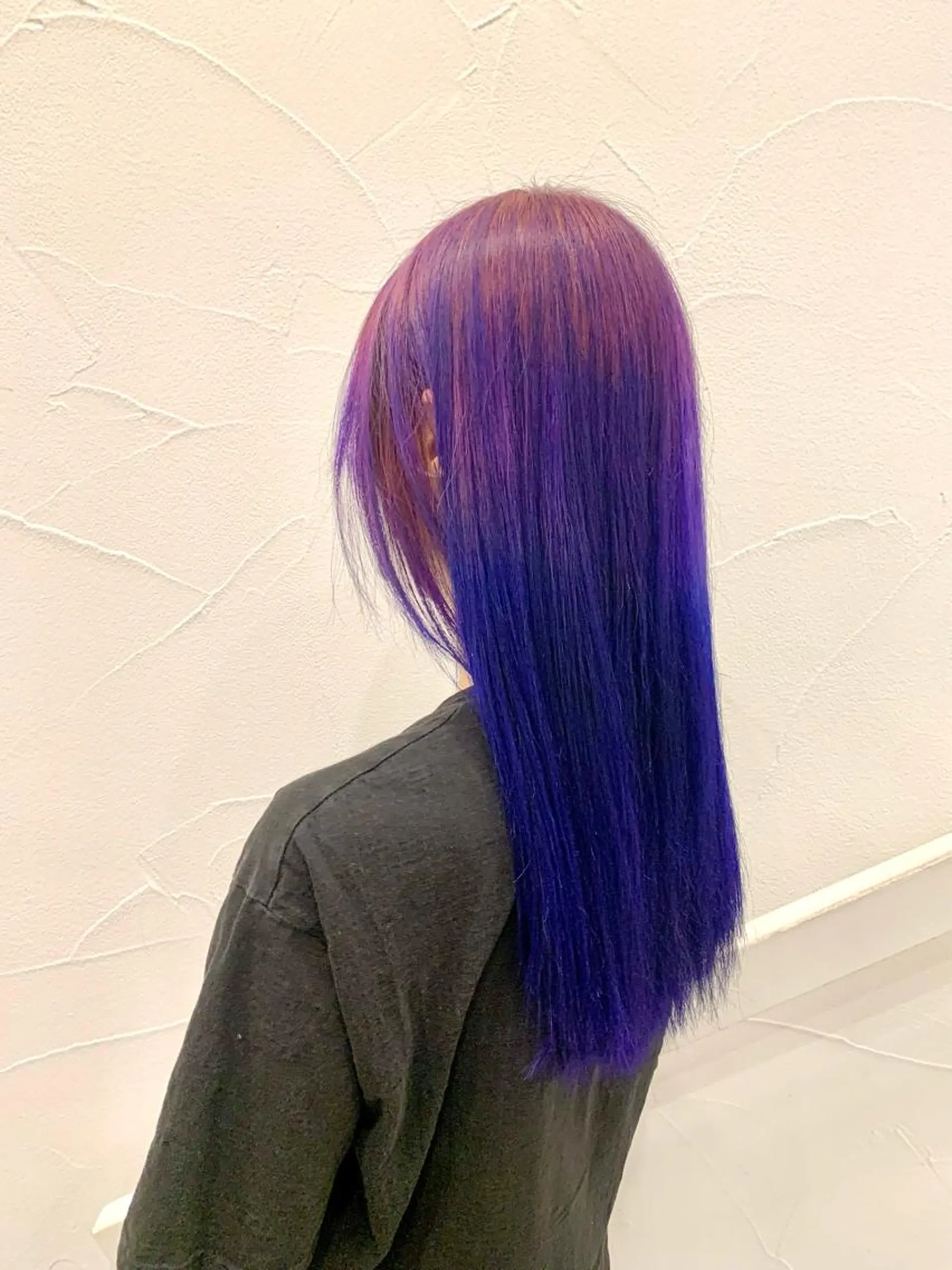 ロング カラー ミドウチ アヤカのヘアスタイル