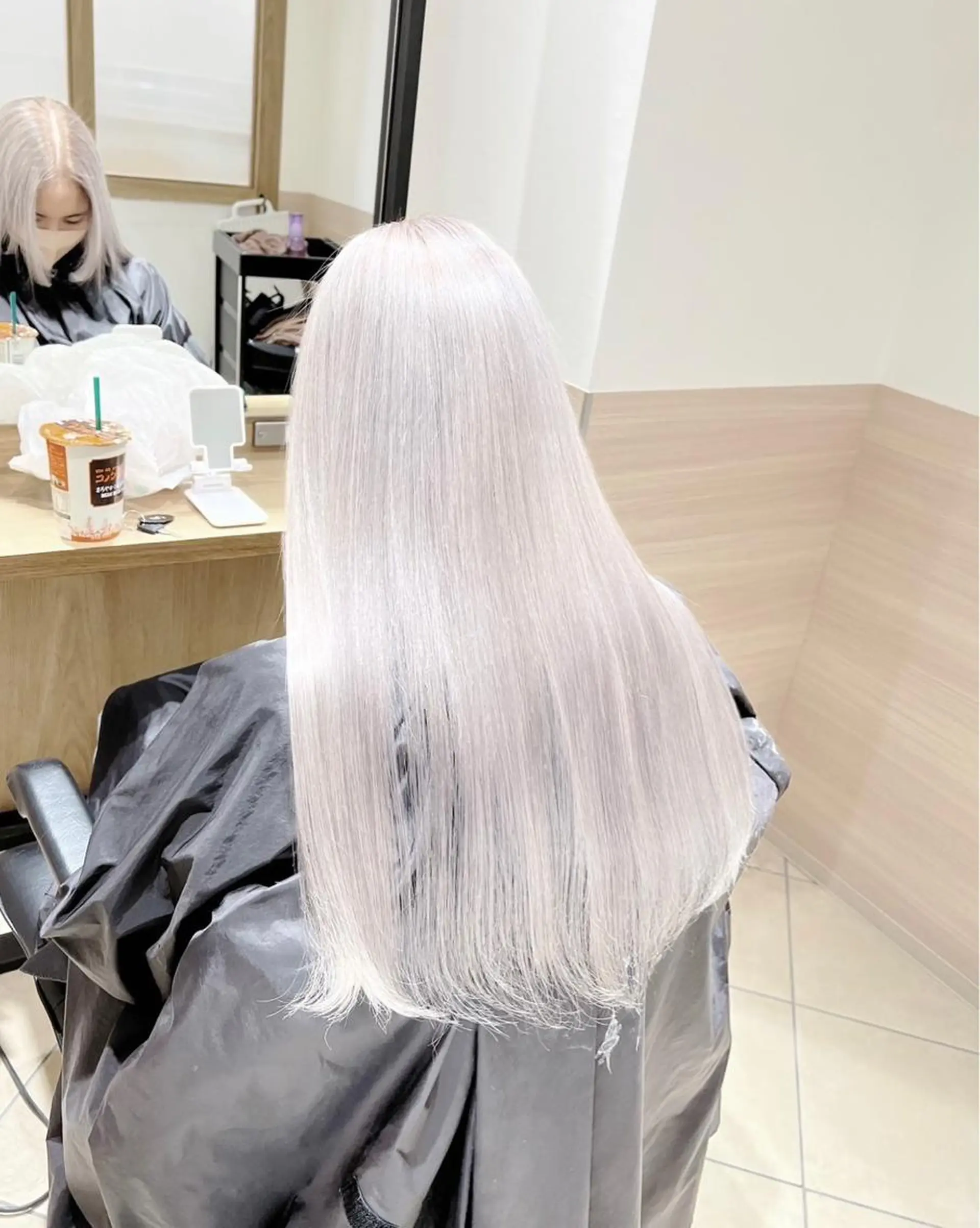 ロング カラー シルバー ホワイトシルバー ヘアカラー トリートメント ROBIN所属・指名数No.1 /NAOYAのヘアスタイル