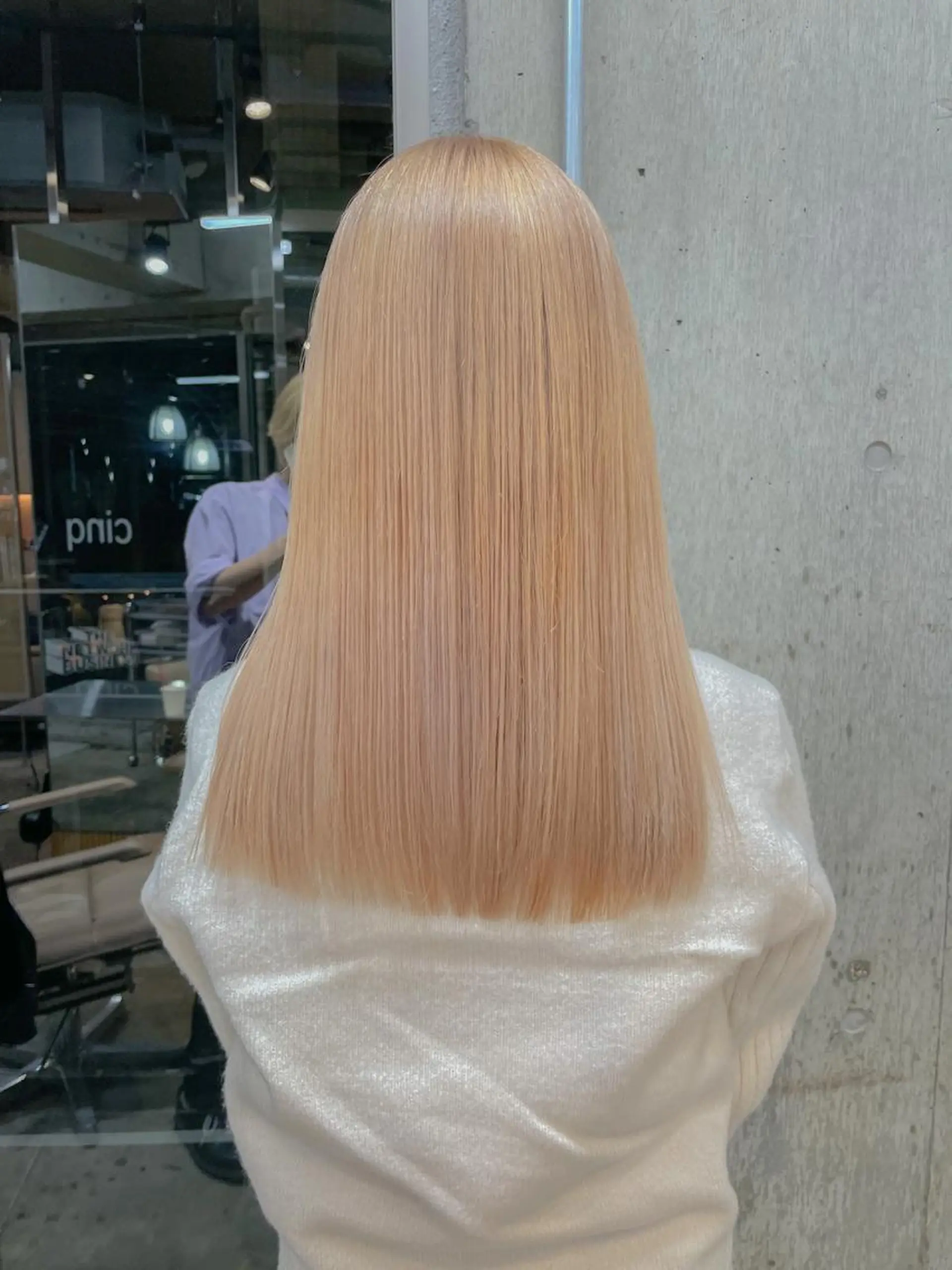 ロング カラー ネイル マツエク・マツパ アイブロウ ⭐ハイトーンブリーチ ミルクティーピンクのヘアスタイル