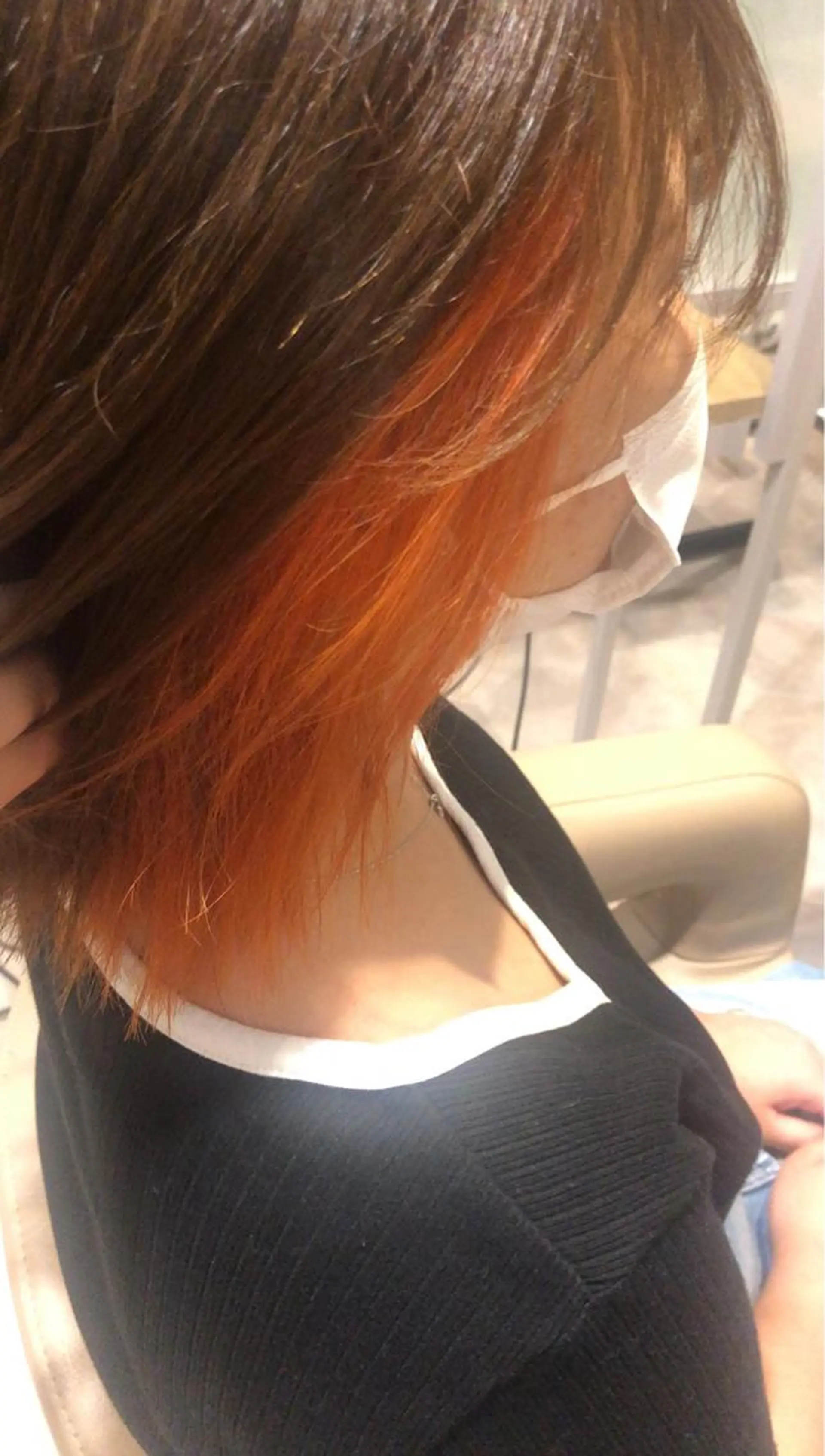 カラー ブリーチ インナーカラー オレンジ 小笠原 愛美のヘアスタイル