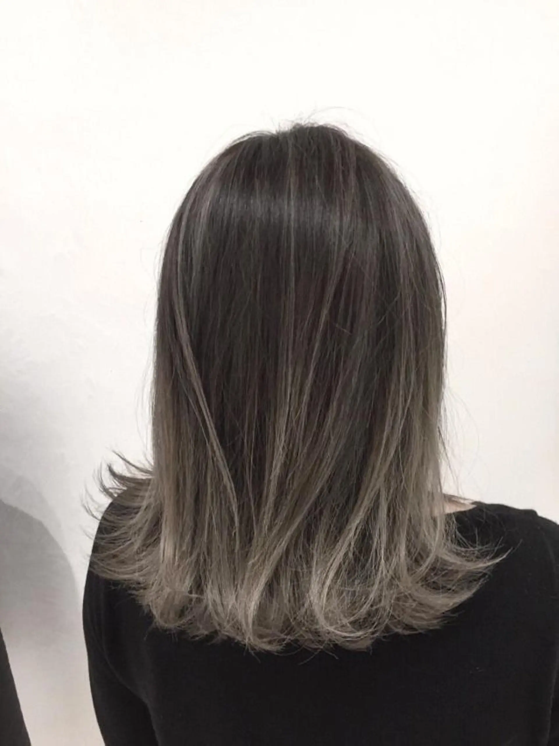 ミディアム カラー 久次米 智人のヘアスタイル