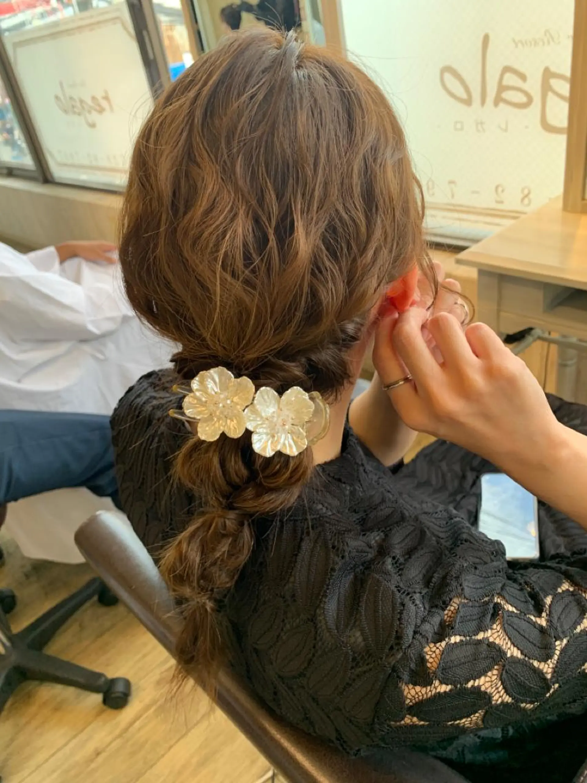 セミロング ヘアアレンジ ヘアセット regalo Acari🍎のヘアスタイル