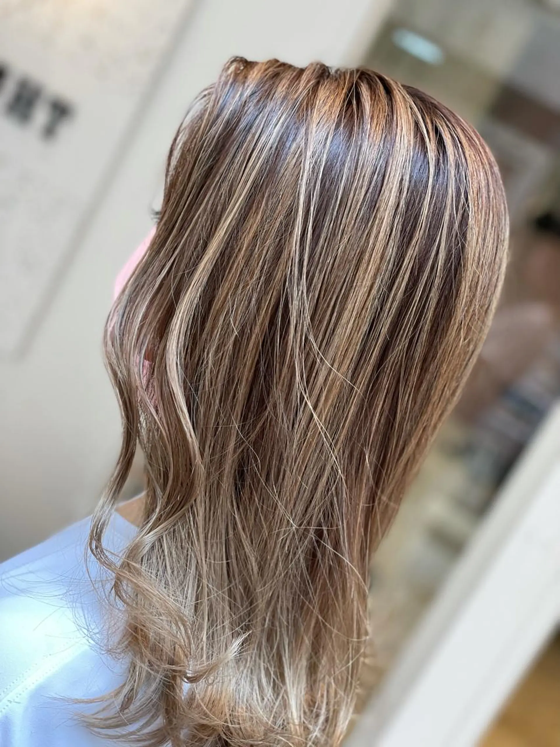 ミディアム カラー ヘアアレンジ ヘアカラー 髪質改善×ハイトーン 中田啄也のヘアスタイル